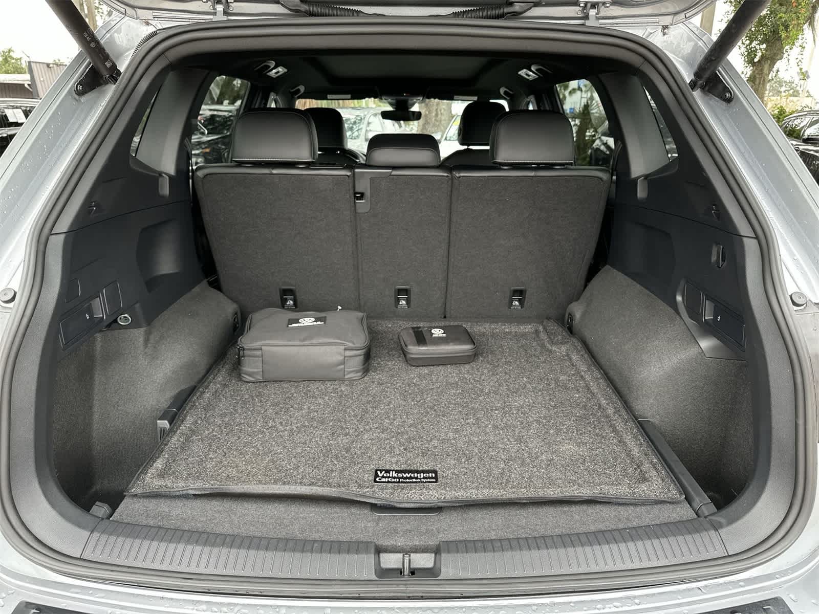 Thumbnail: 2024 Volkswagen Tiguan - 13