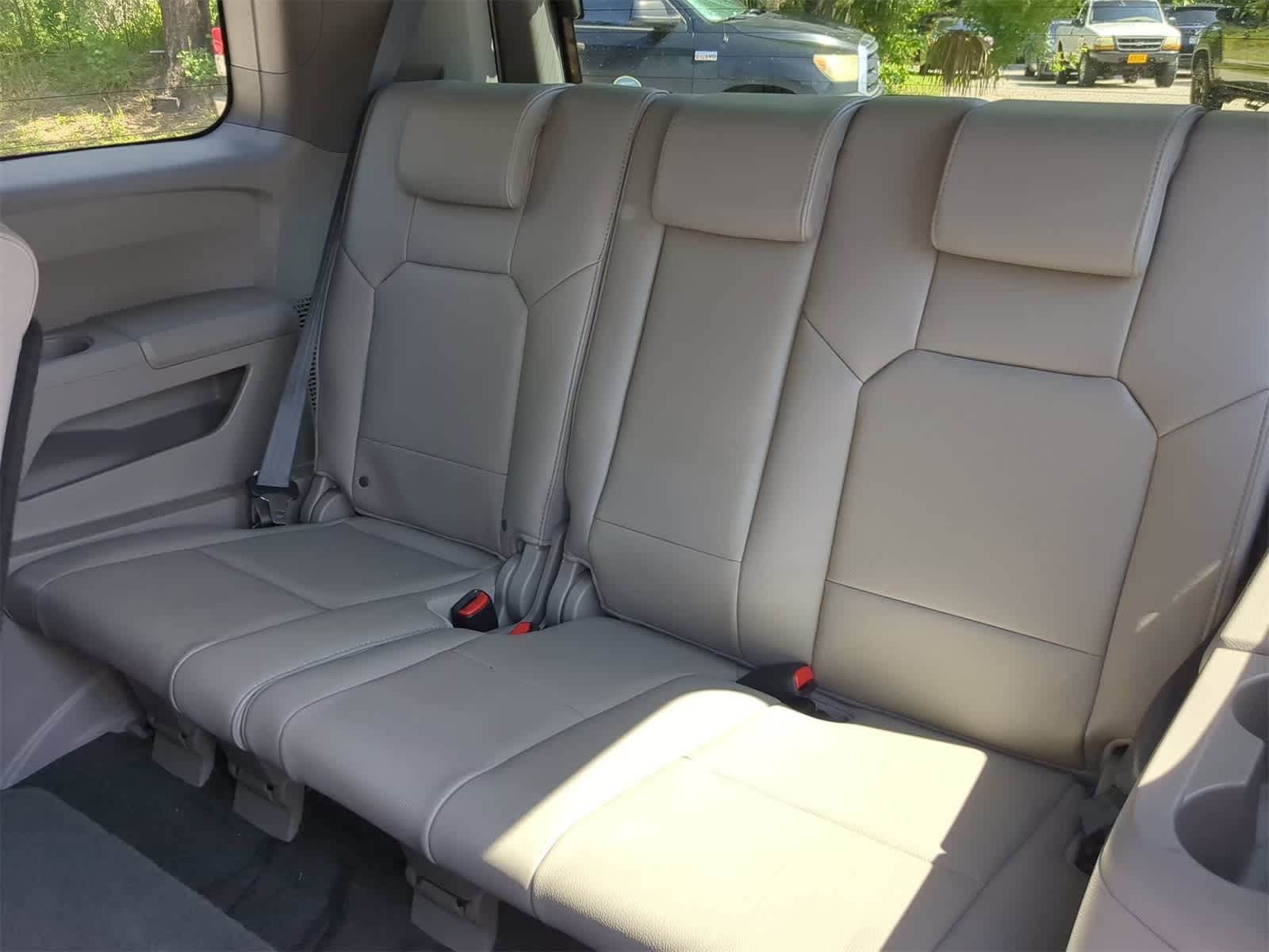 Thumbnail: 2011 Honda Pilot - 13