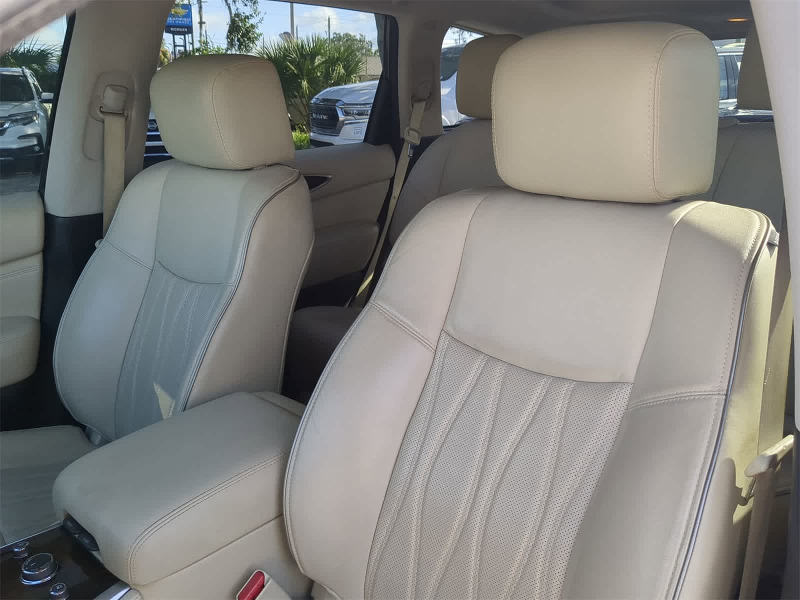 Thumbnail: 2016 INFINITI QX60 - 8