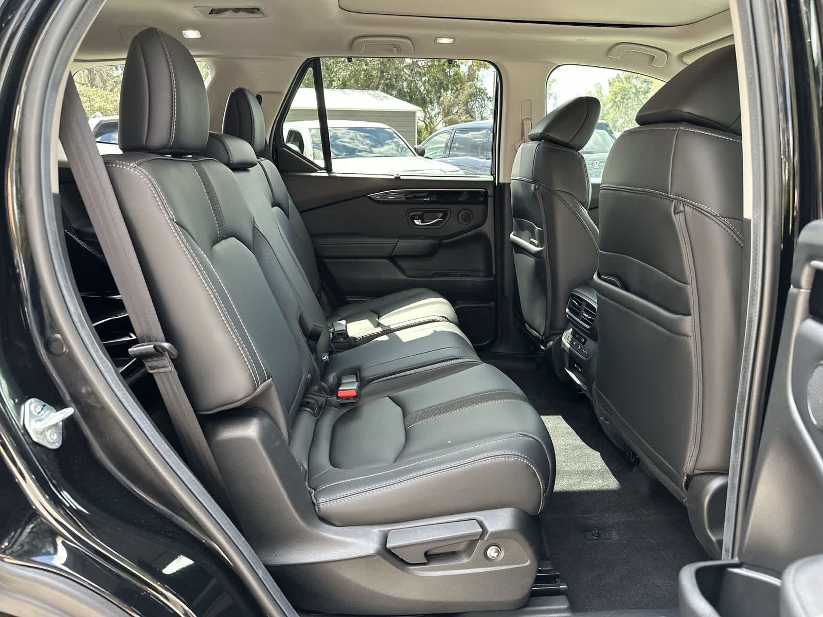 Thumbnail: 2025 Honda Pilot - 12