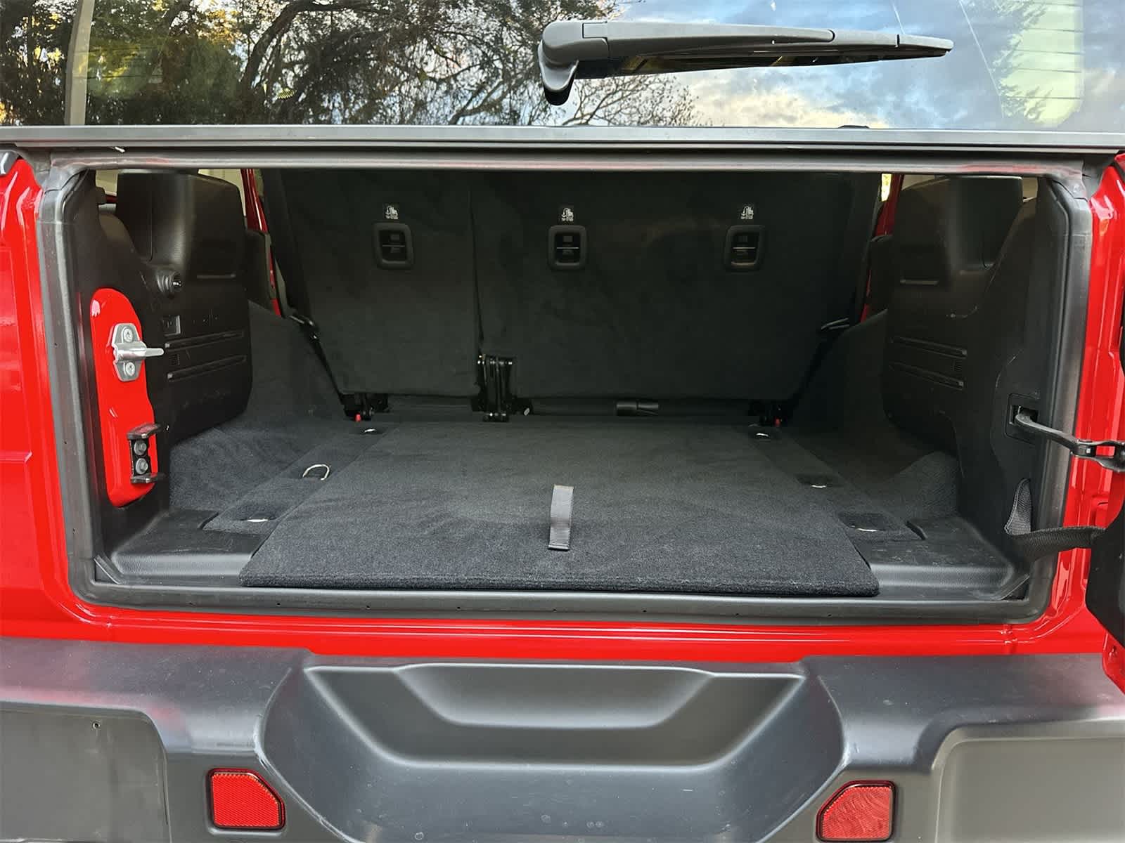 Thumbnail: 2019 Jeep Wrangler - 19