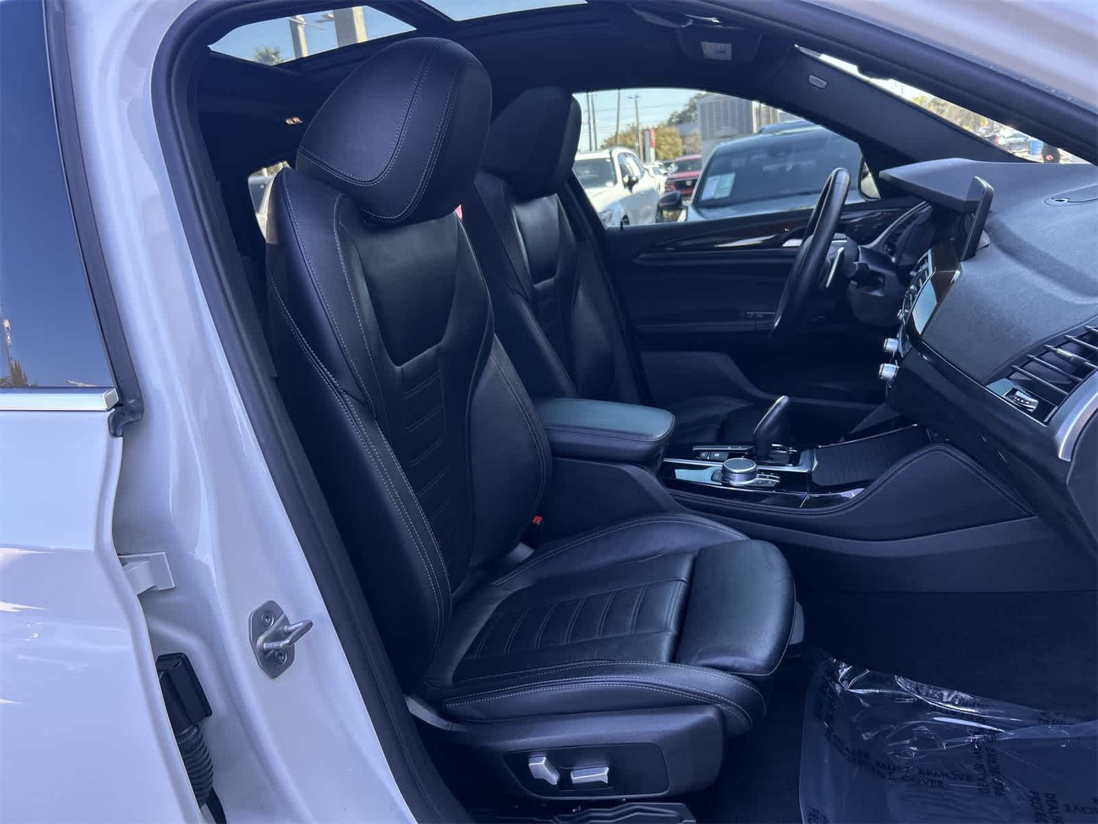 Thumbnail: 2021 BMW X4 - 14