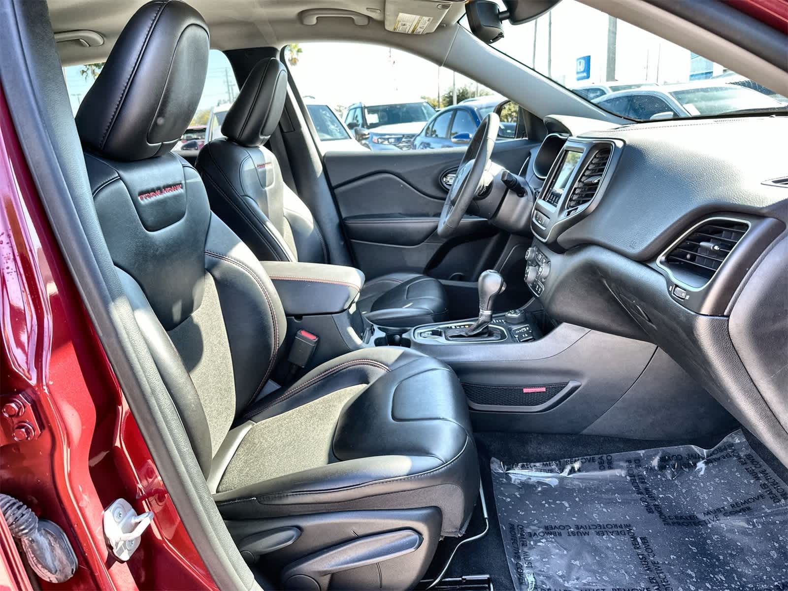 Thumbnail: 2022 Jeep Cherokee - 14