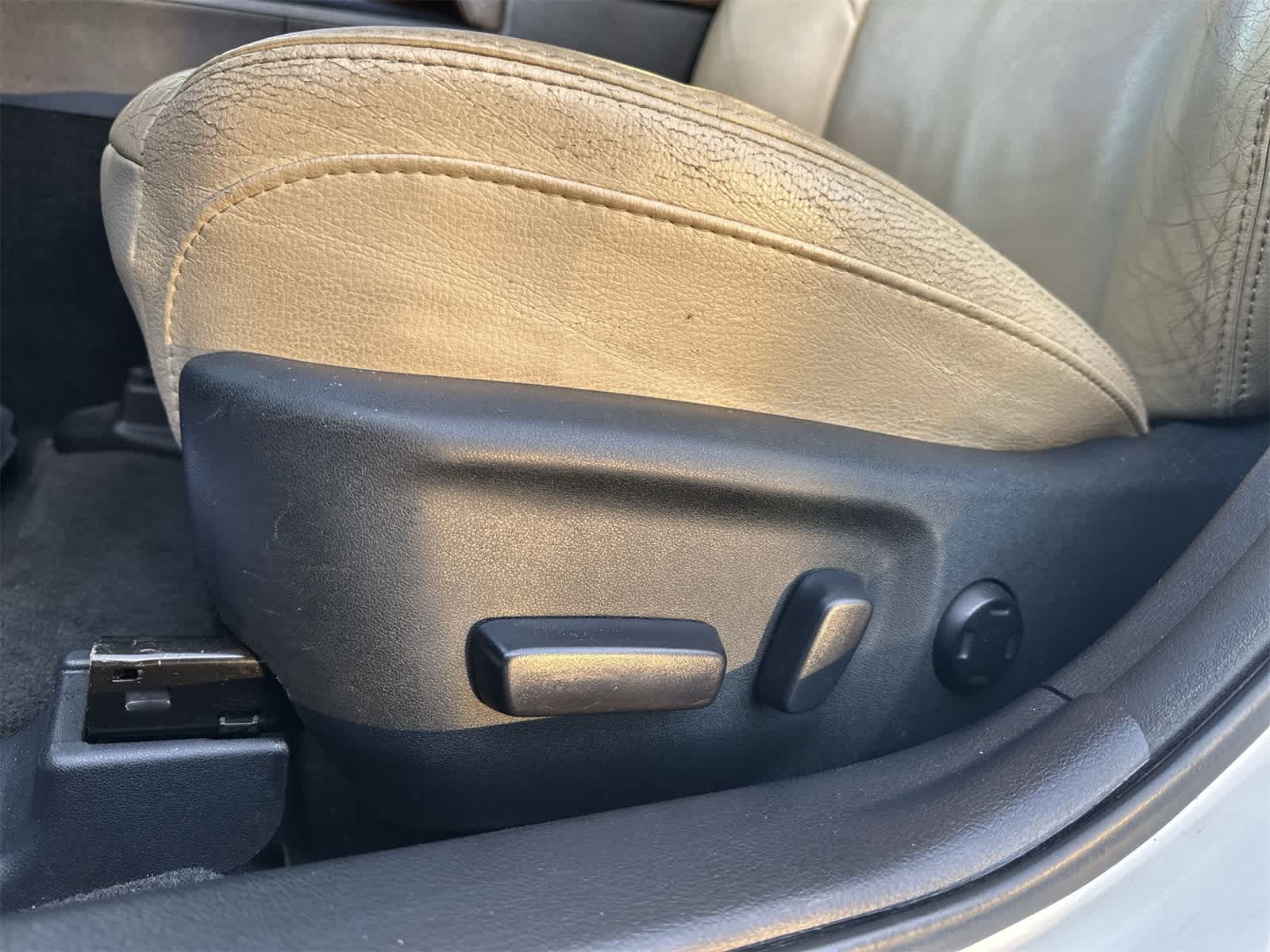 Thumbnail: 2013 Toyota Avalon - 6