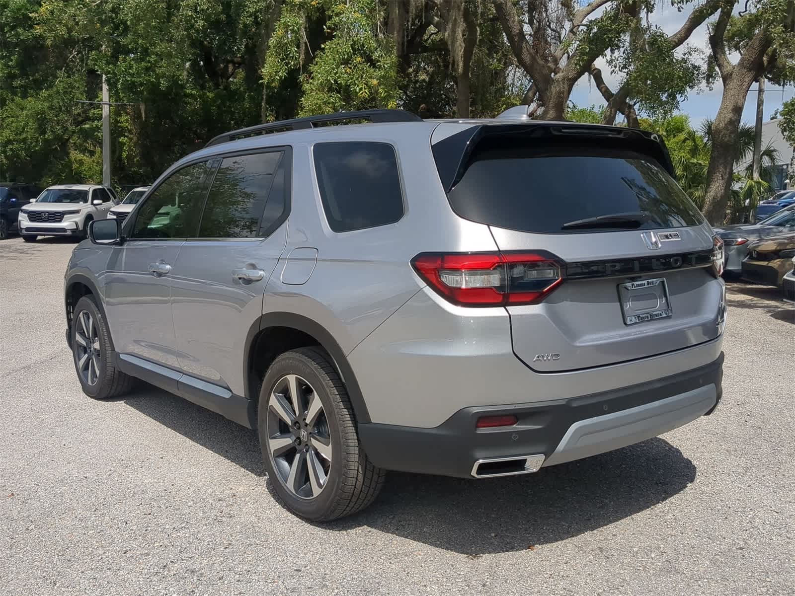 2025 Honda Pilot Touring 4