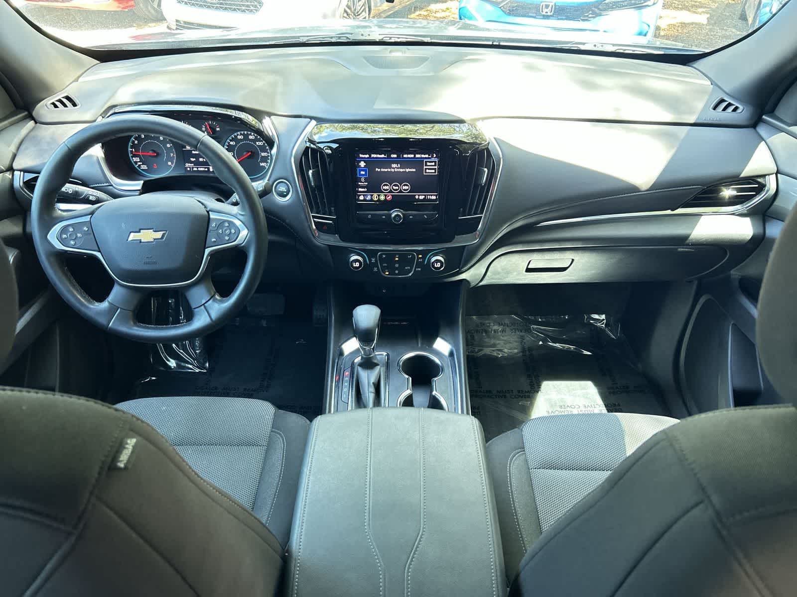 Thumbnail: 2023 Chevrolet Traverse - 15