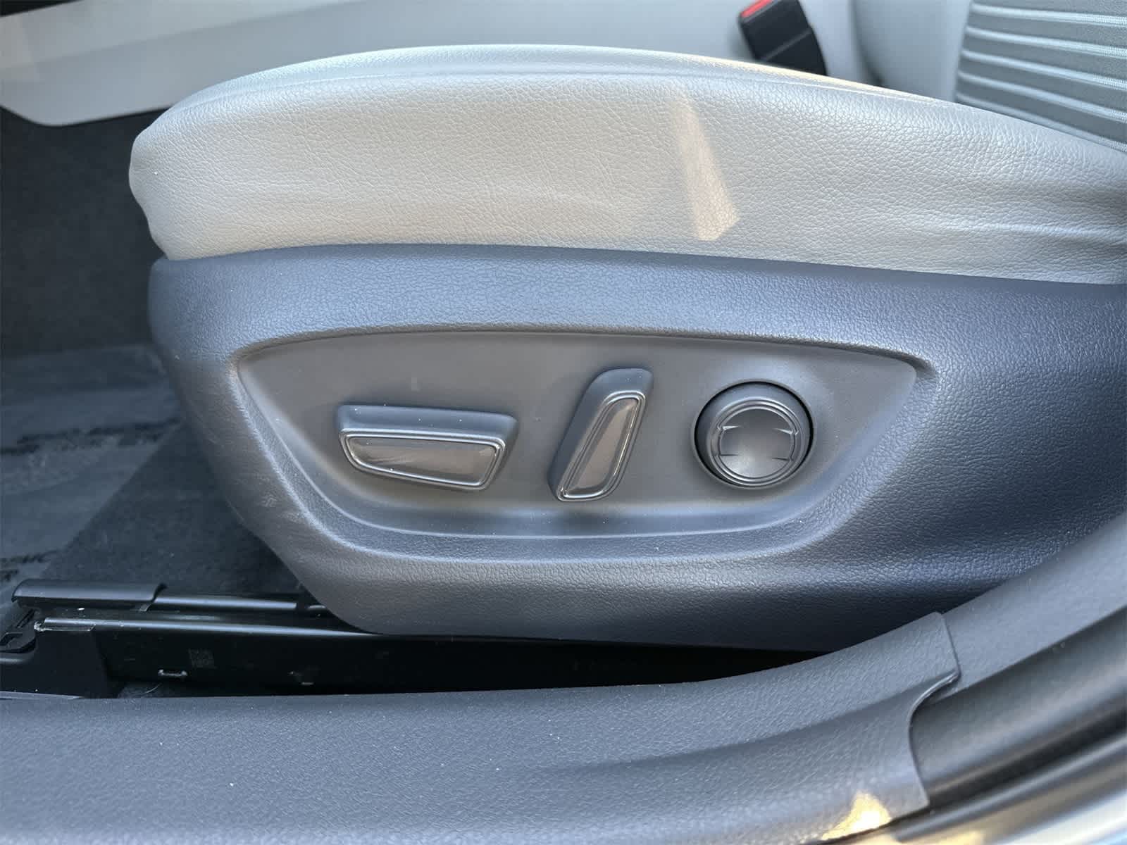 Thumbnail: 2018 Toyota Camry - 6