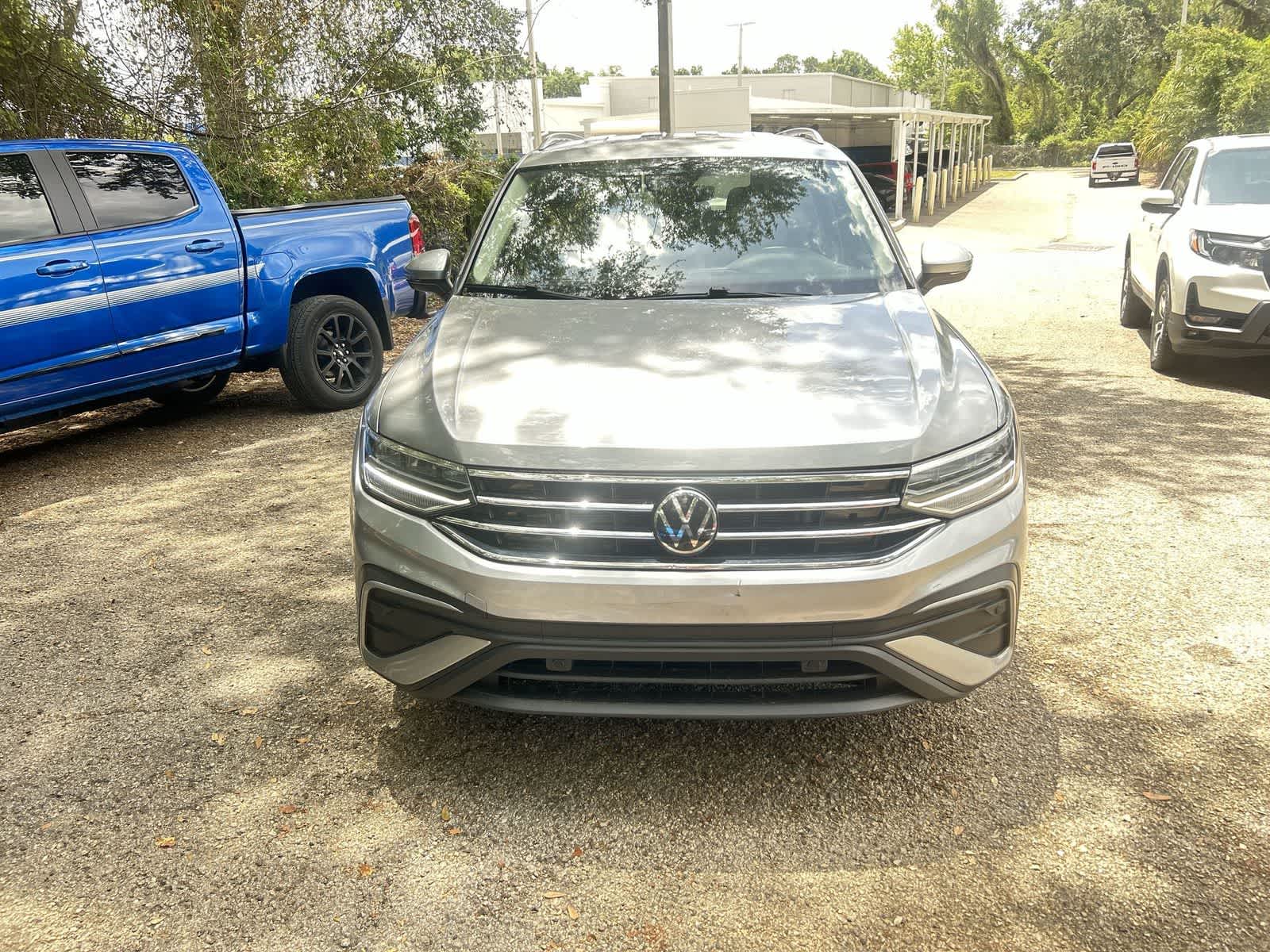 Thumbnail: 2024 Volkswagen Tiguan - 3