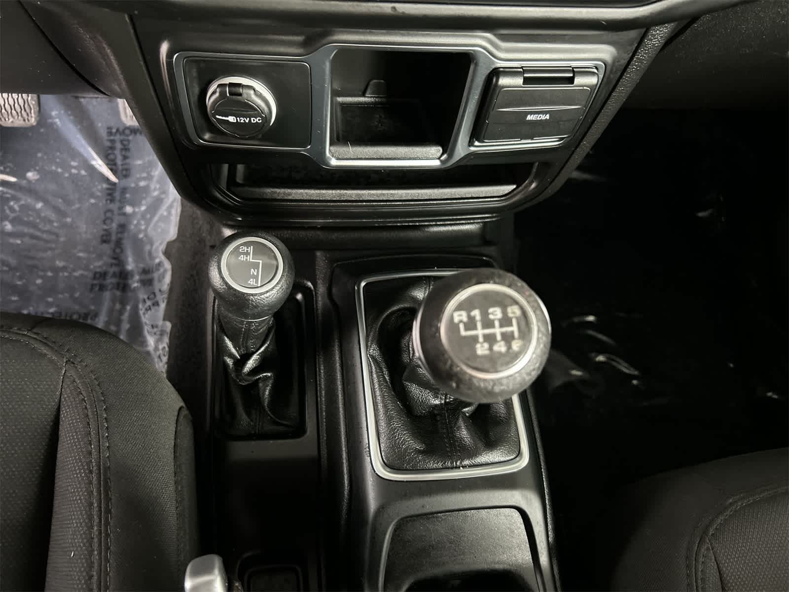 Thumbnail: 2021 Jeep Gladiator - 17