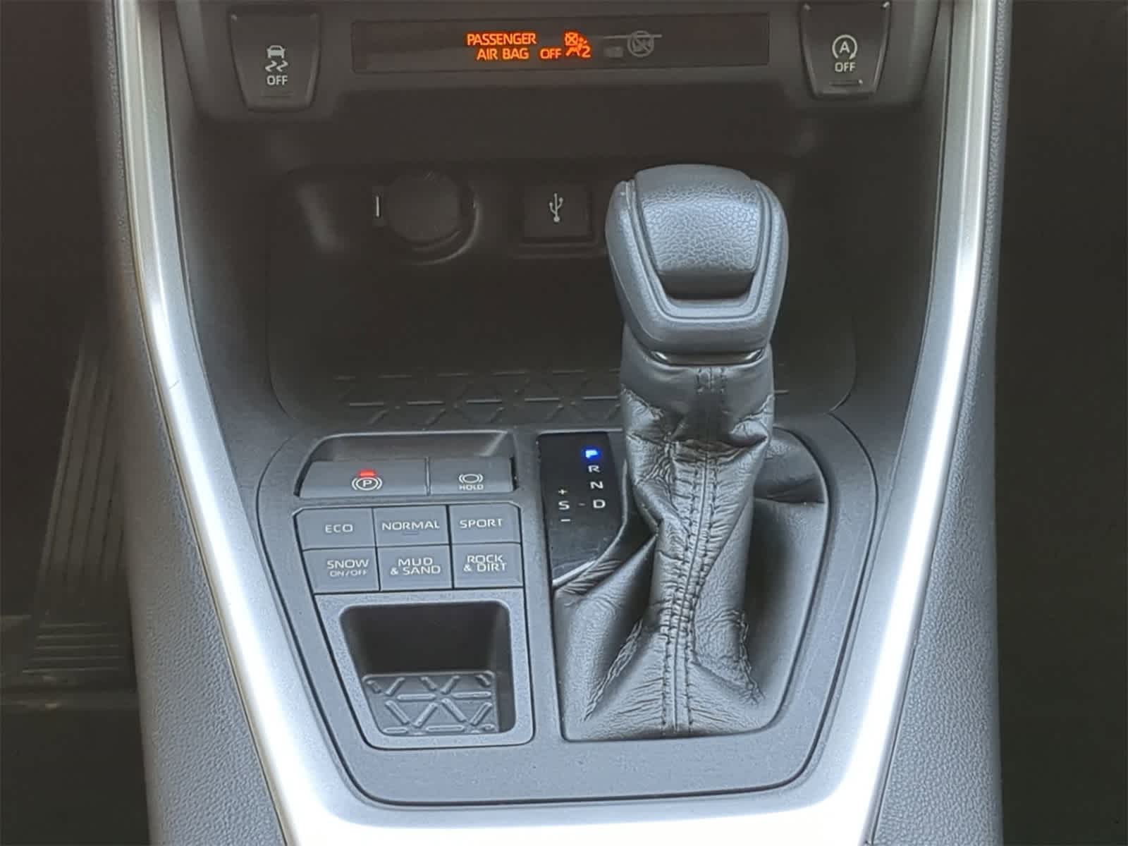 Thumbnail: 2021 Toyota RAV4 - 19