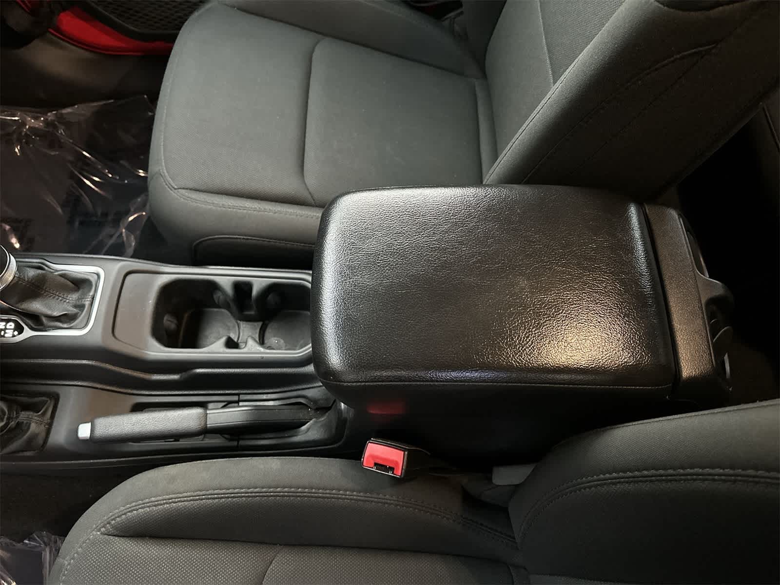 Thumbnail: 2019 Jeep Wrangler - 16