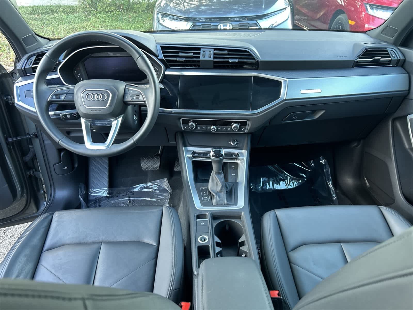 Thumbnail: 2025 Audi Q3 - 10