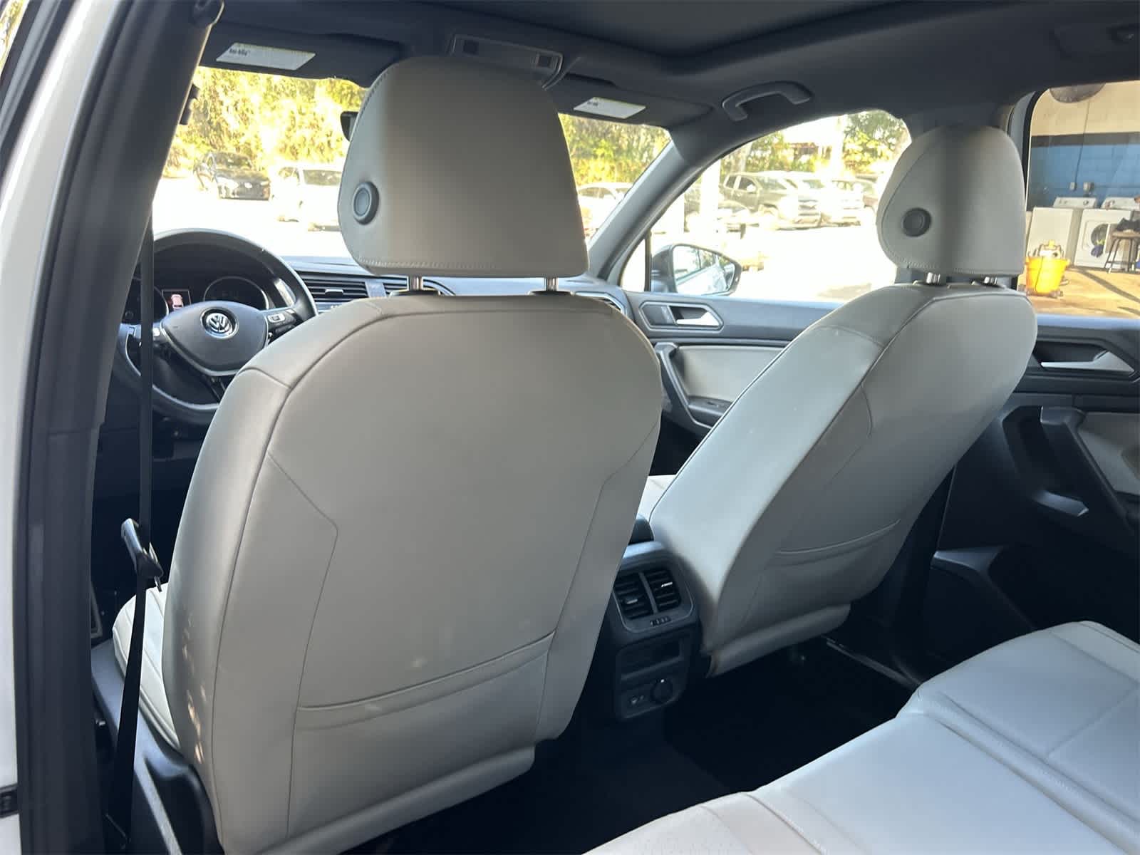 Thumbnail: 2021 Volkswagen Tiguan - 12