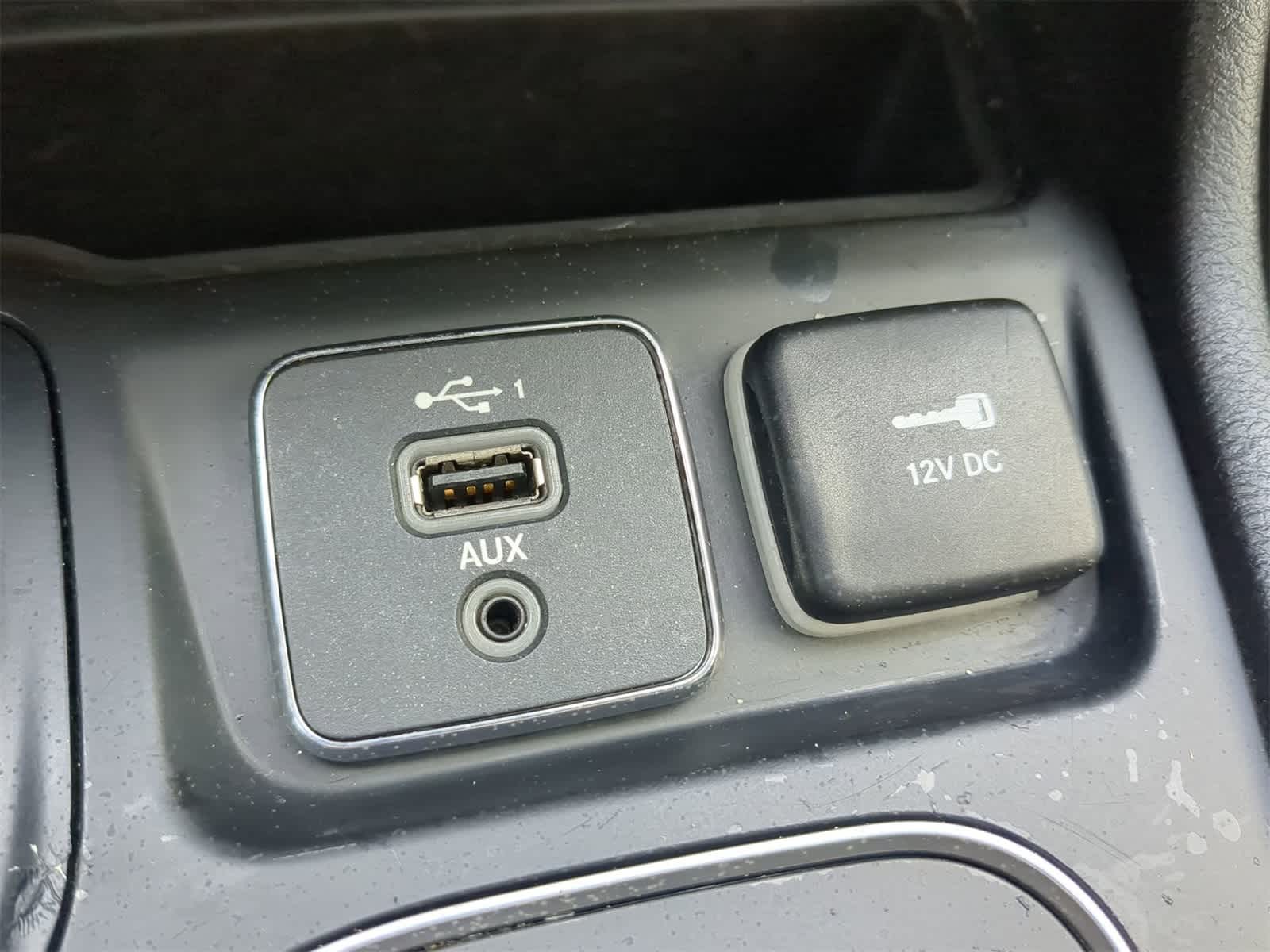 Thumbnail: 2021 Jeep Cherokee - 21