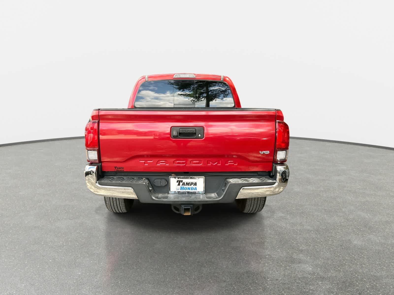 Thumbnail: 2018 Toyota Tacoma - 7