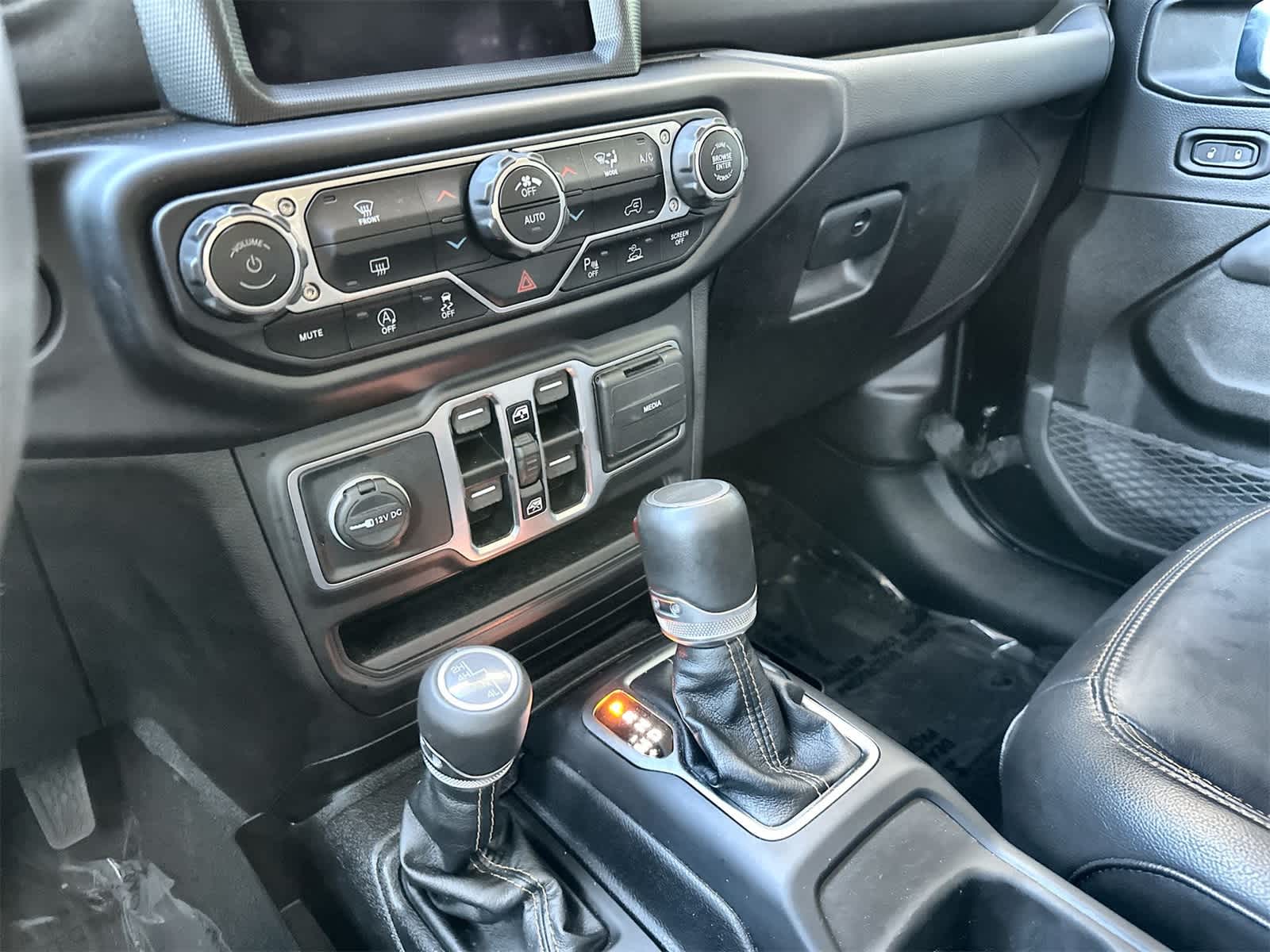 Thumbnail: 2023 Jeep Gladiator - 16