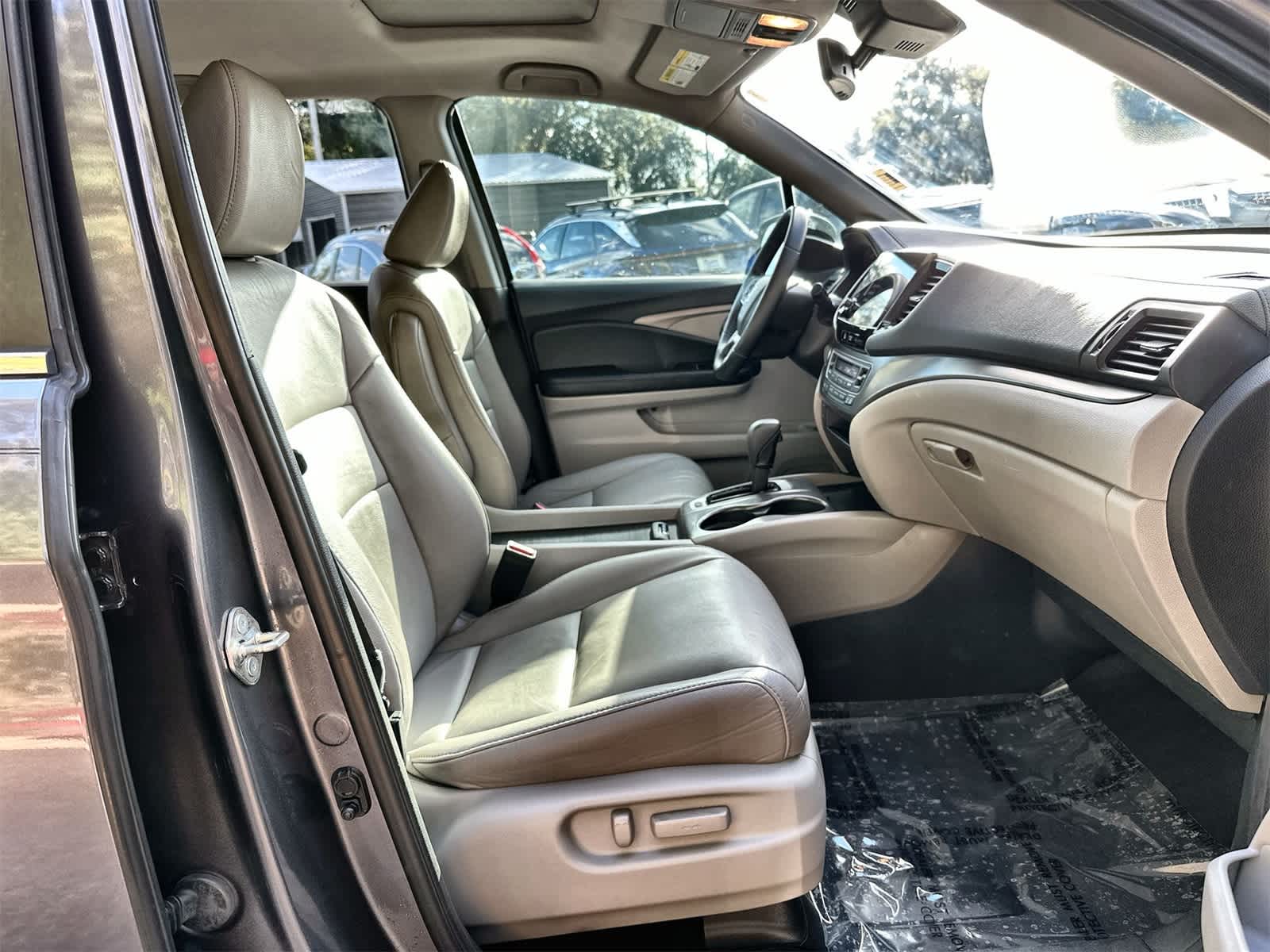 Thumbnail: 2020 Honda Pilot - 14