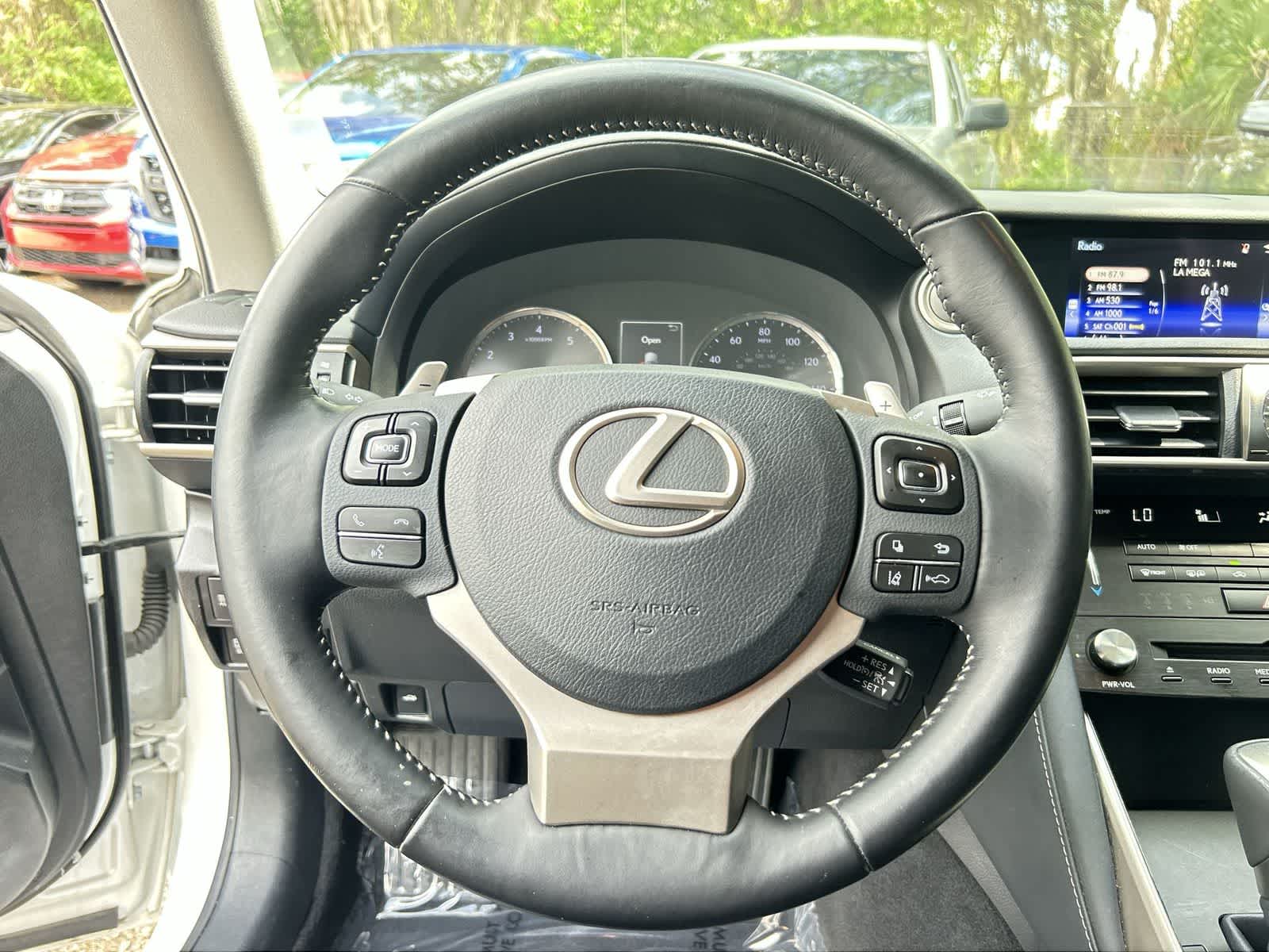 Thumbnail: 2018 Lexus IS - 16