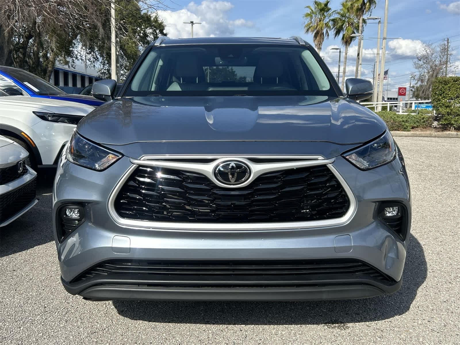 Thumbnail: 2023 Toyota Highlander - 6