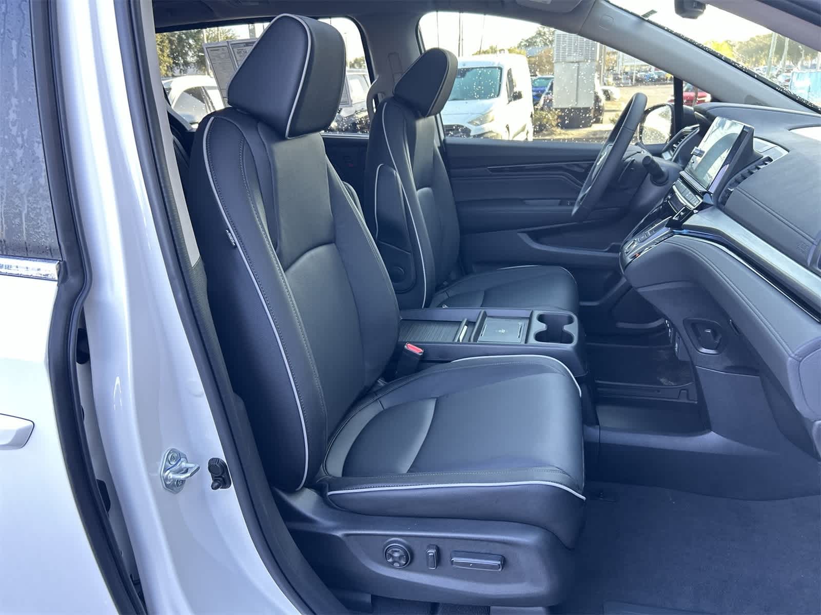 Thumbnail: 2026 Honda Odyssey - 13