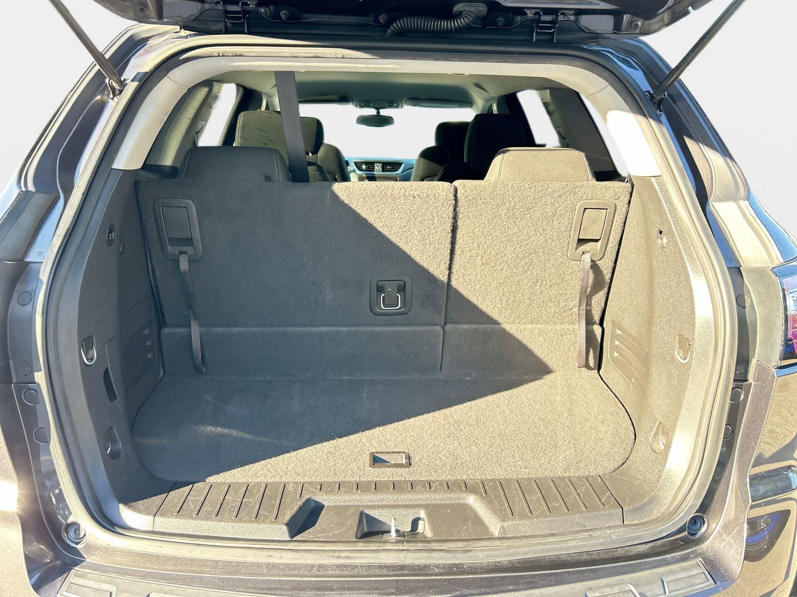 Thumbnail: 2016 Chevrolet Traverse - 9