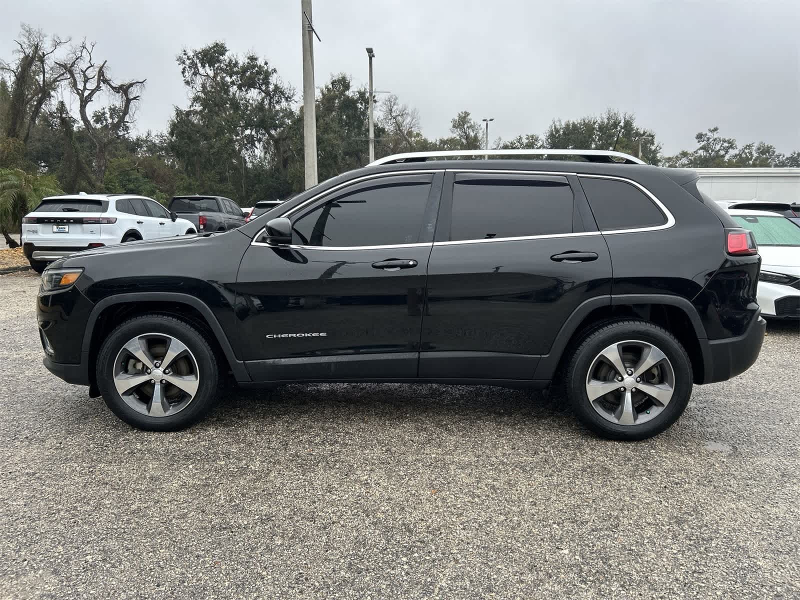 Thumbnail: 2019 Jeep Cherokee - 3
