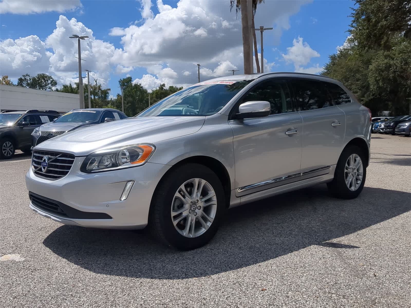 Thumbnail: 2016 Volvo XC60 - 2