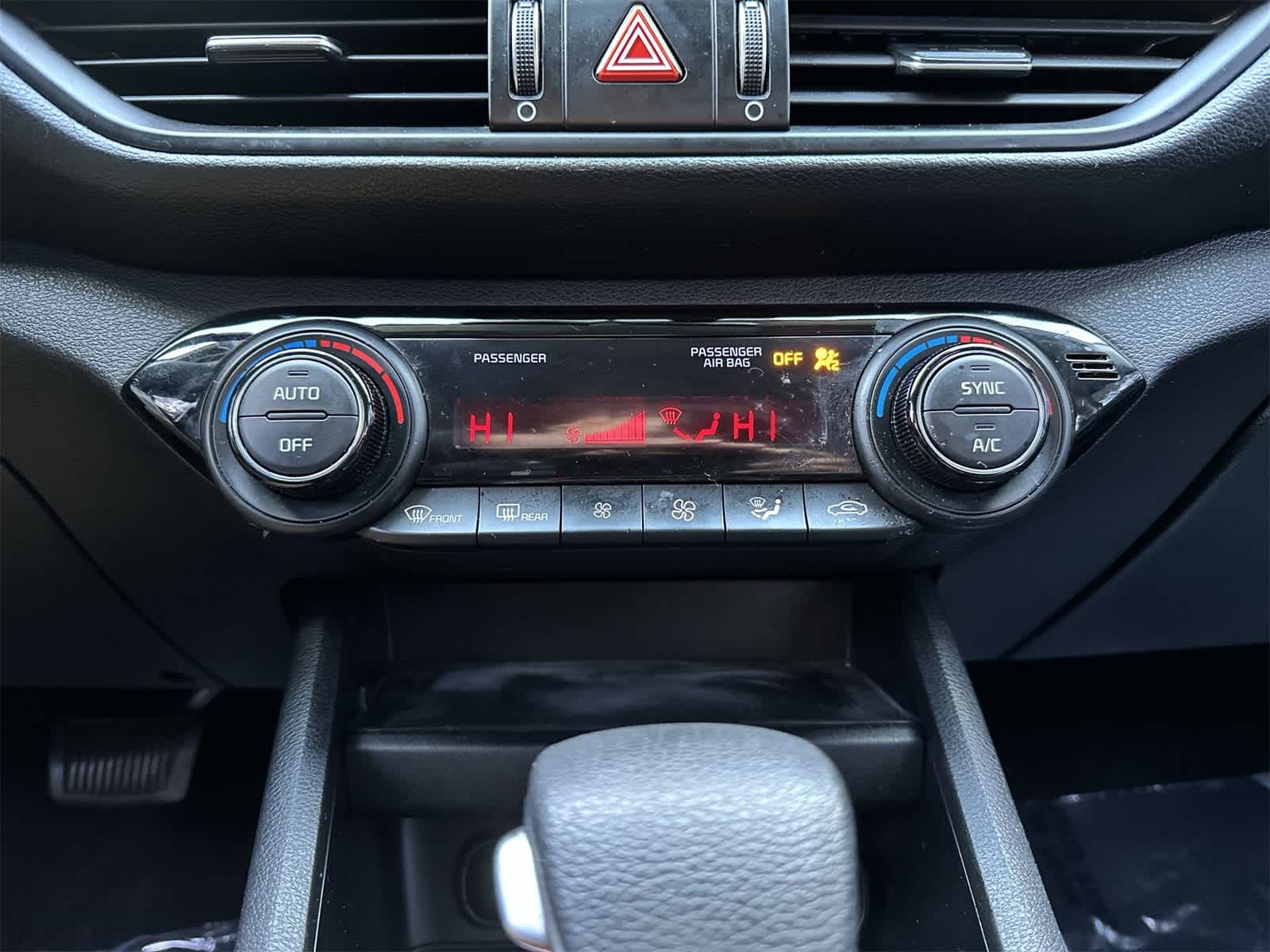 Thumbnail: 2019 Kia Forte - 9