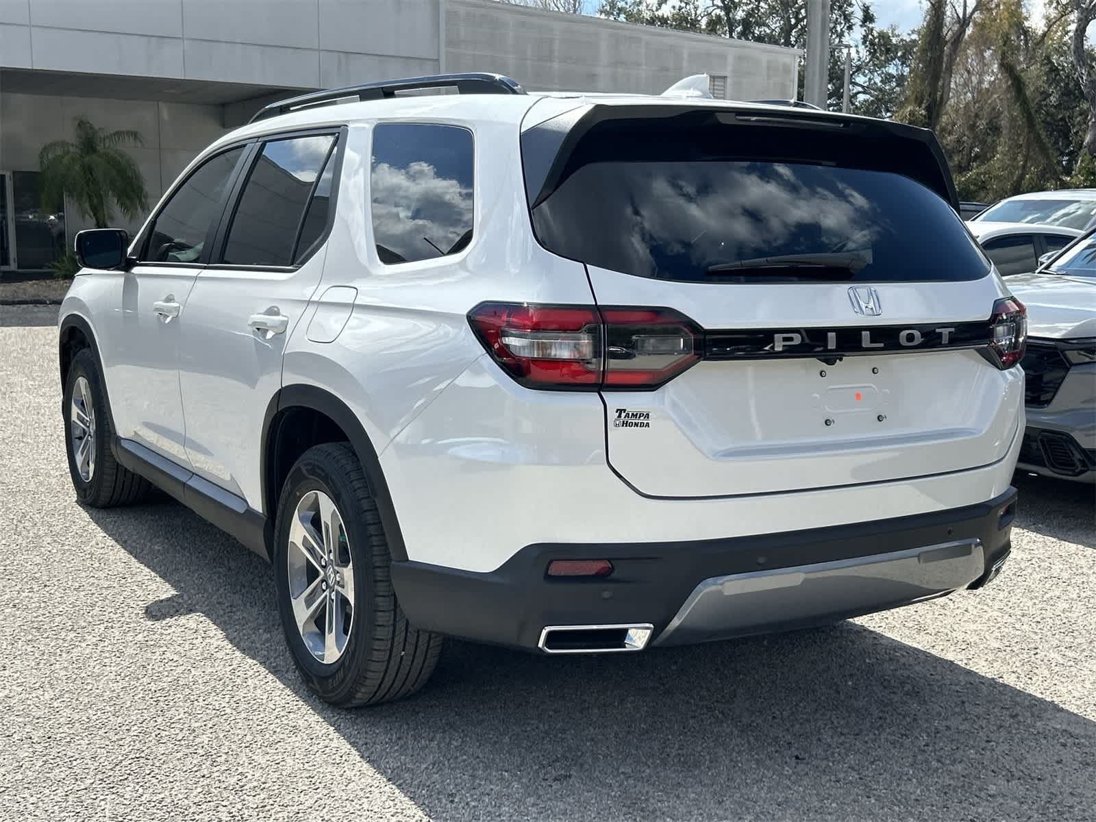 Thumbnail: 2026 Honda Pilot - 4