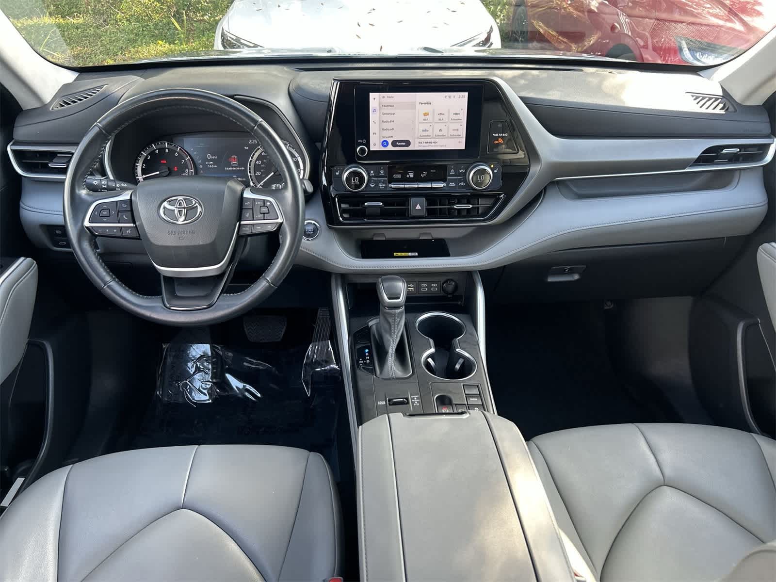 Thumbnail: 2023 Toyota Highlander - 10