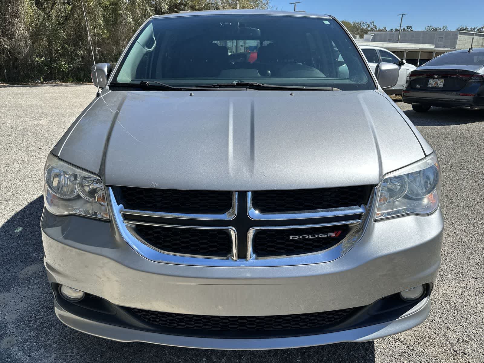 Thumbnail: 2017 Dodge Grand Caravan - 3