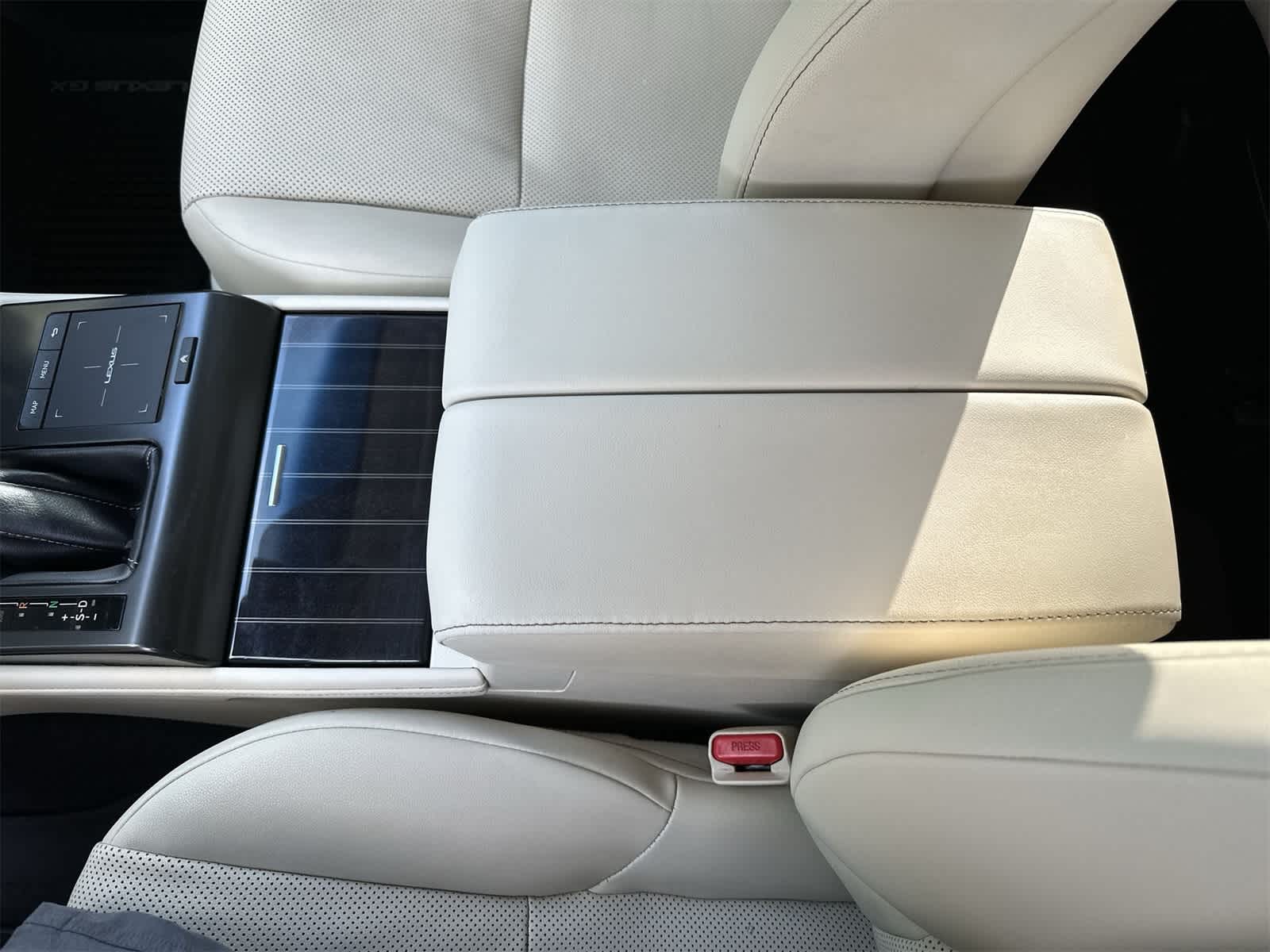 Thumbnail: 2023 Lexus GX - 16