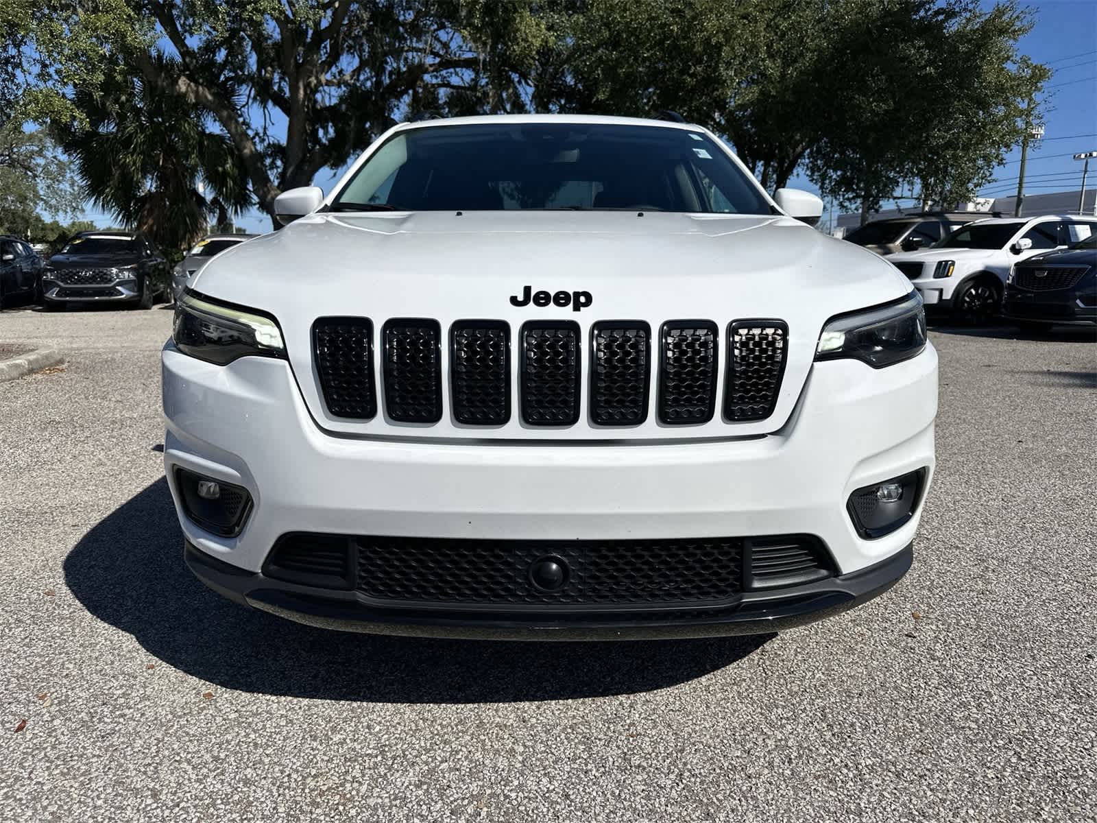 Thumbnail: 2021 Jeep Cherokee - 21