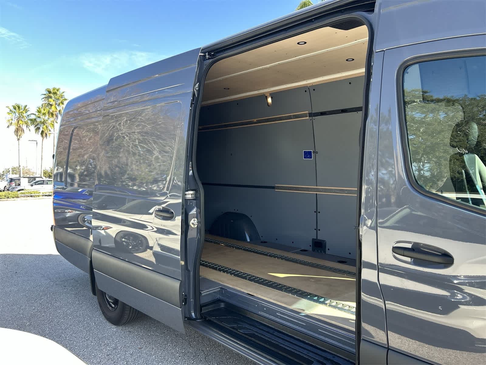 Thumbnail: 2024 Mercedes-Benz Sprinter - 13