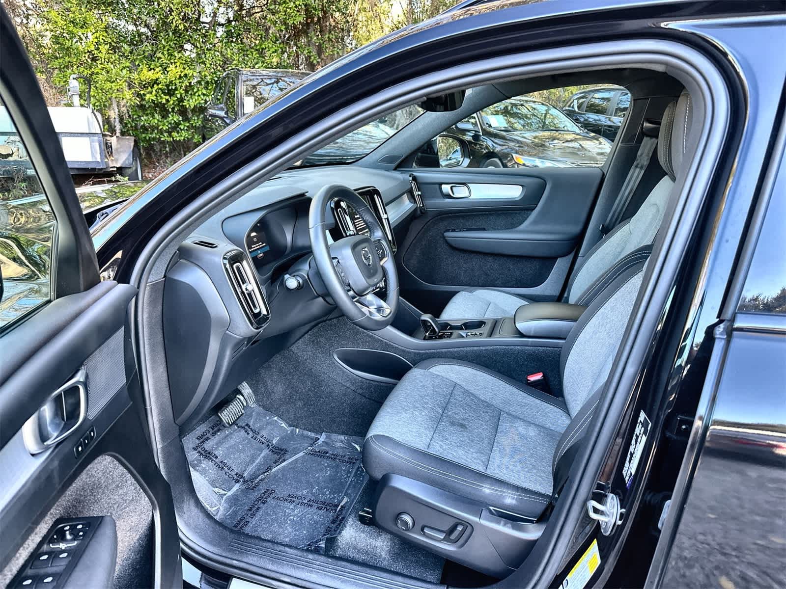 Thumbnail: 2024 Volvo XC40 - 2