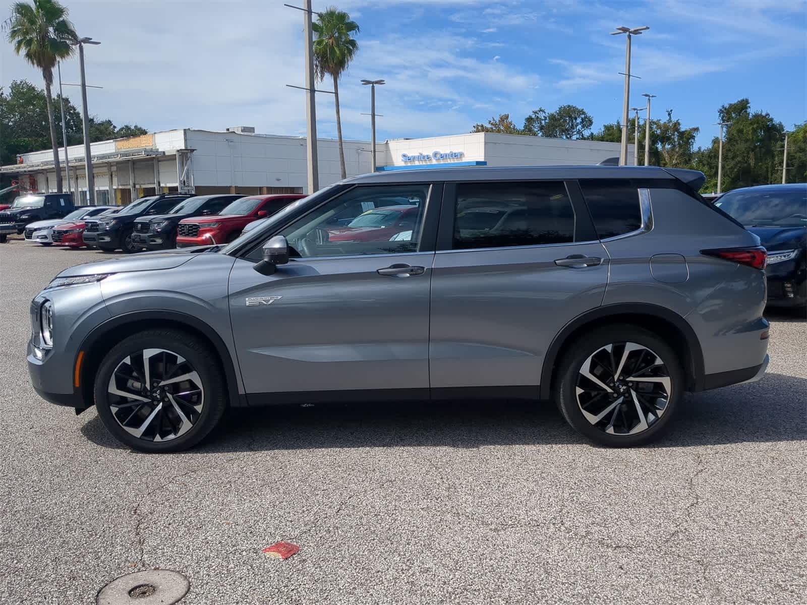 Thumbnail: 2024 Mitsubishi Outlander - 3