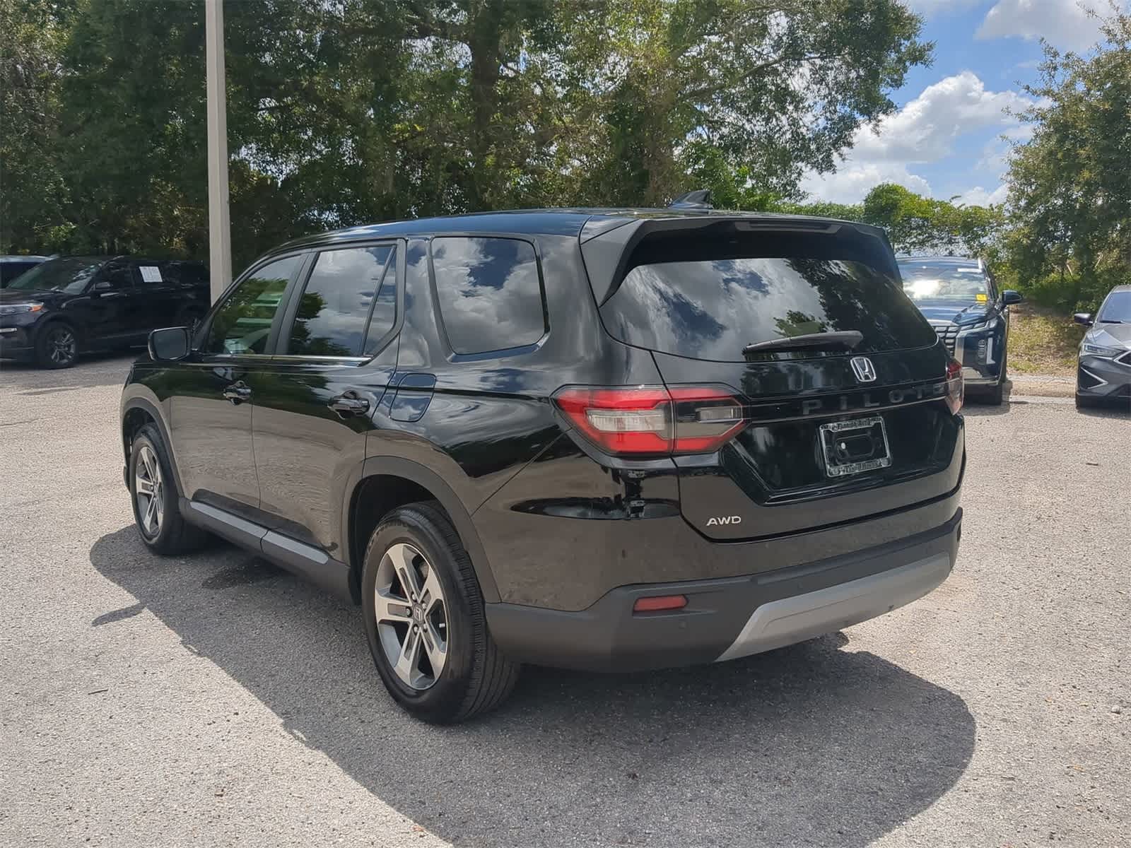 Thumbnail: 2023 Honda Pilot - 3