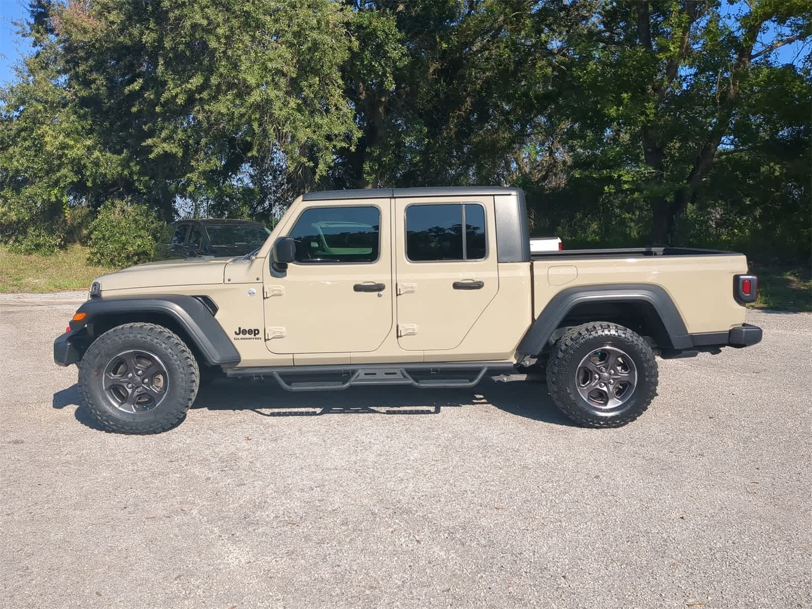 Thumbnail: 2020 Jeep Gladiator - 3