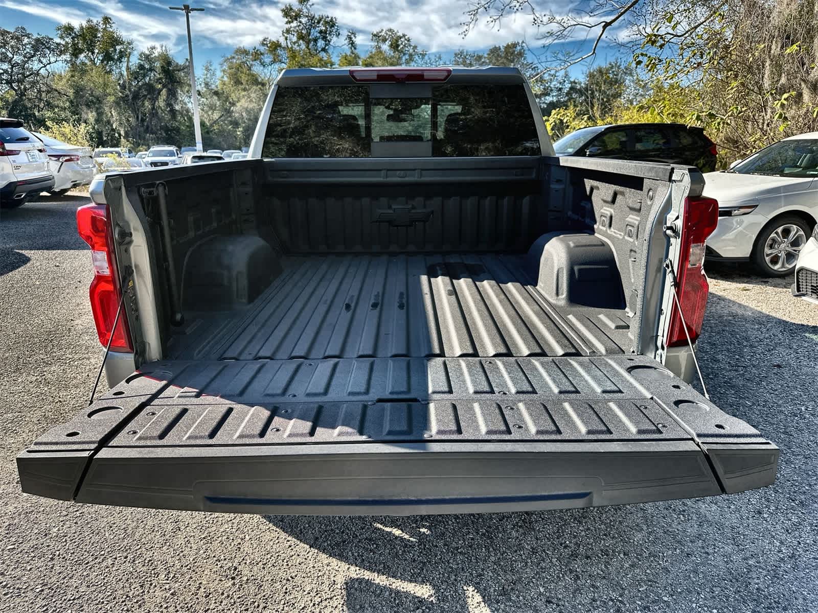 Thumbnail: 2025 Chevrolet Silverado 1500 - 18