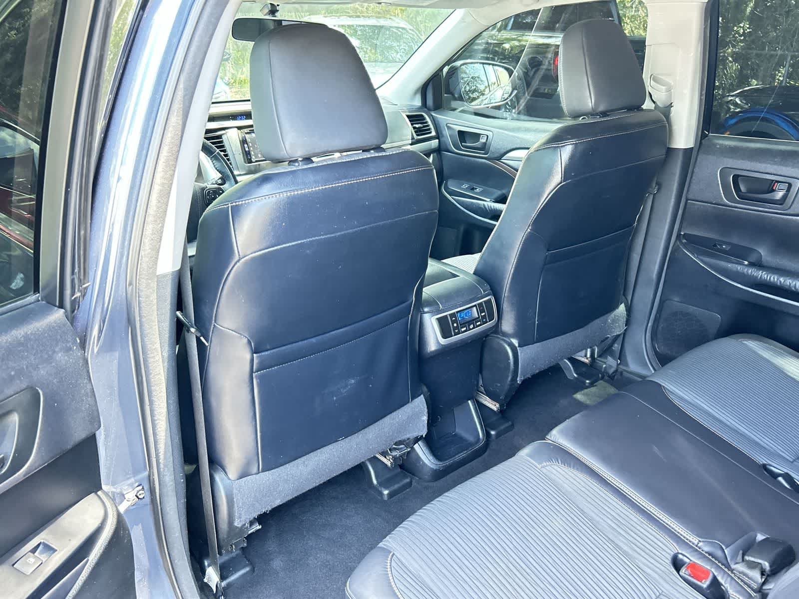 Thumbnail: 2015 Toyota Highlander - 12