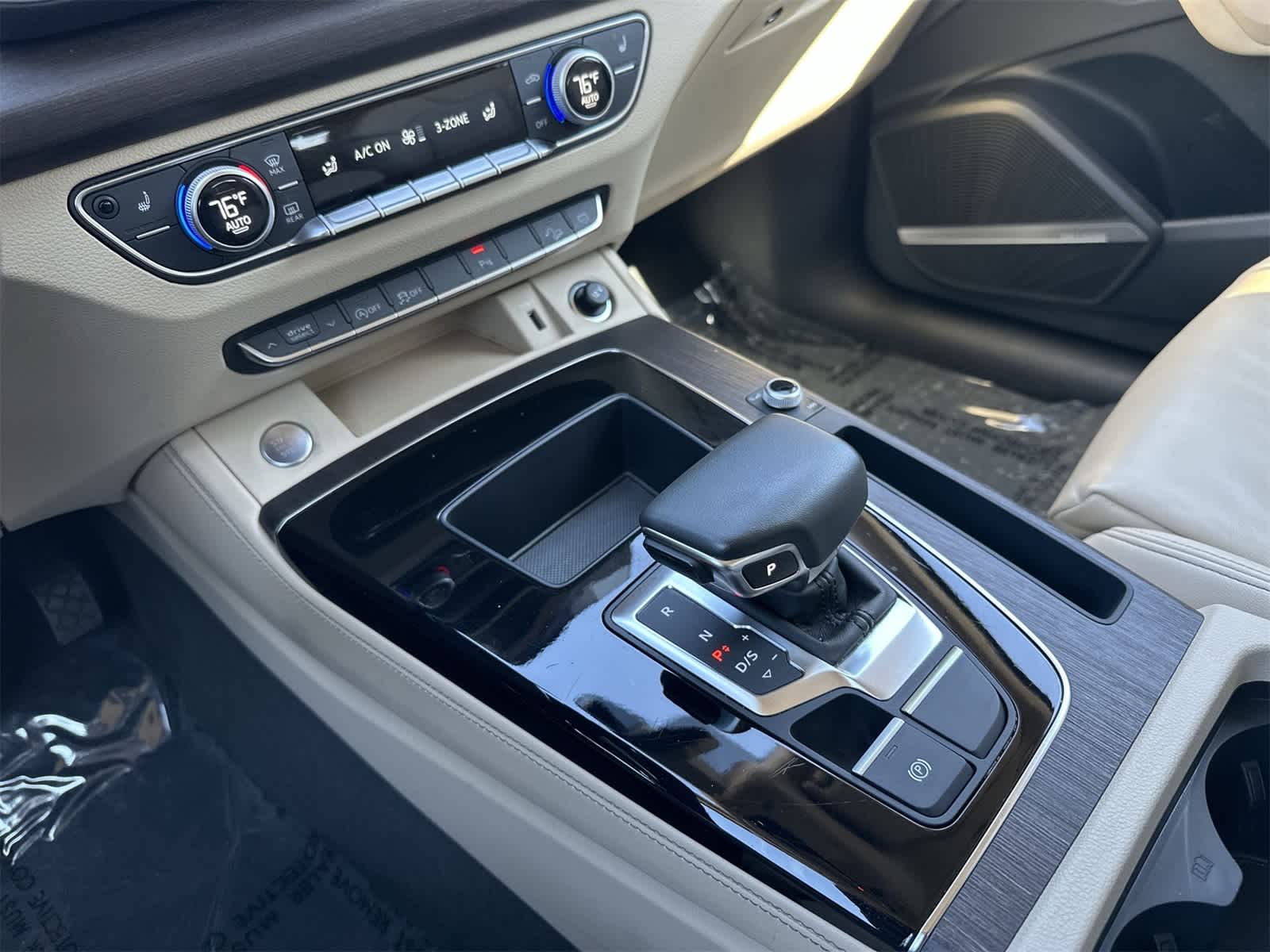 Thumbnail: 2024 Audi Q5 - 17