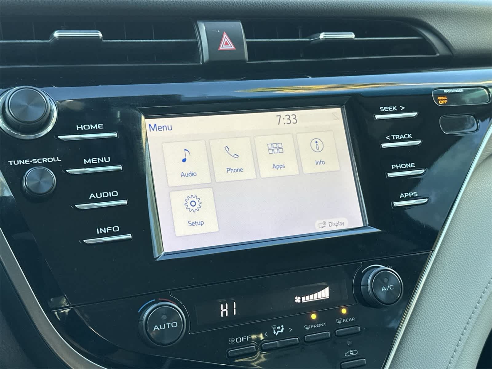 Thumbnail: 2018 Toyota Camry - 12