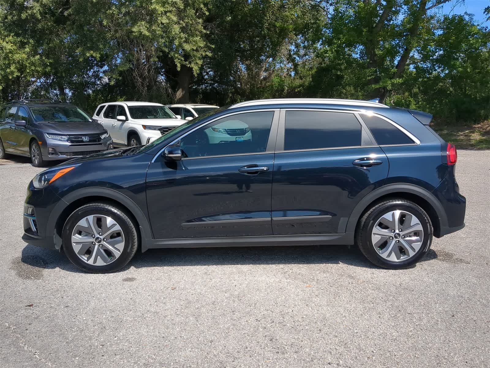 Thumbnail: 2020 Kia Niro - 3