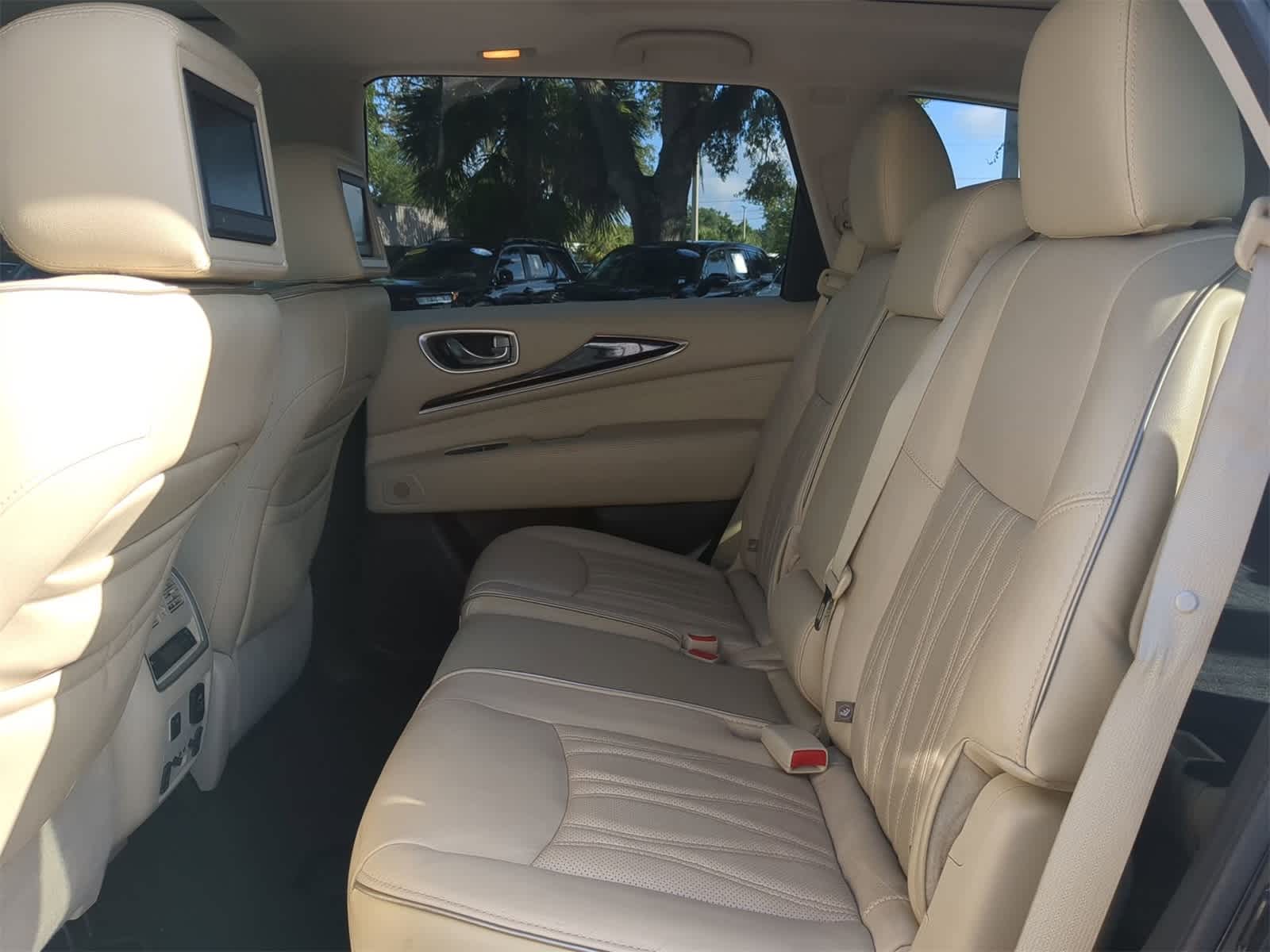 Thumbnail: 2016 INFINITI QX60 - 13