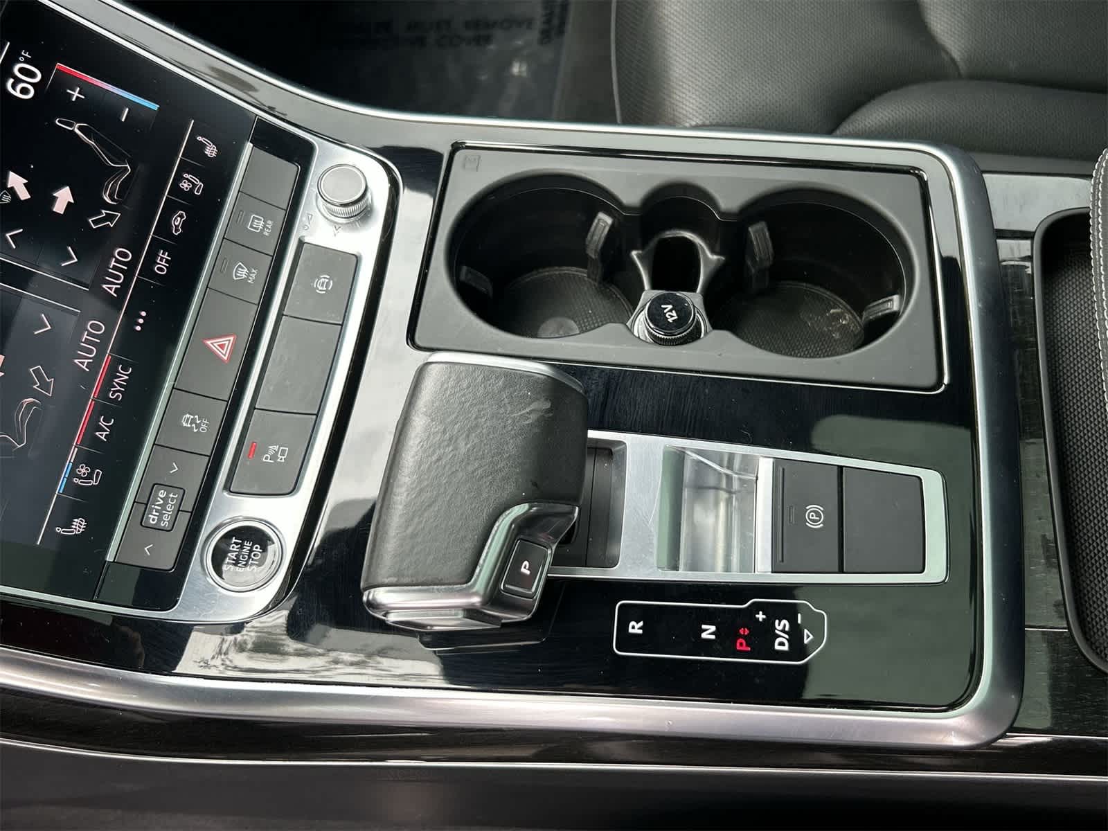 Thumbnail: 2021 Audi Q8 - 17