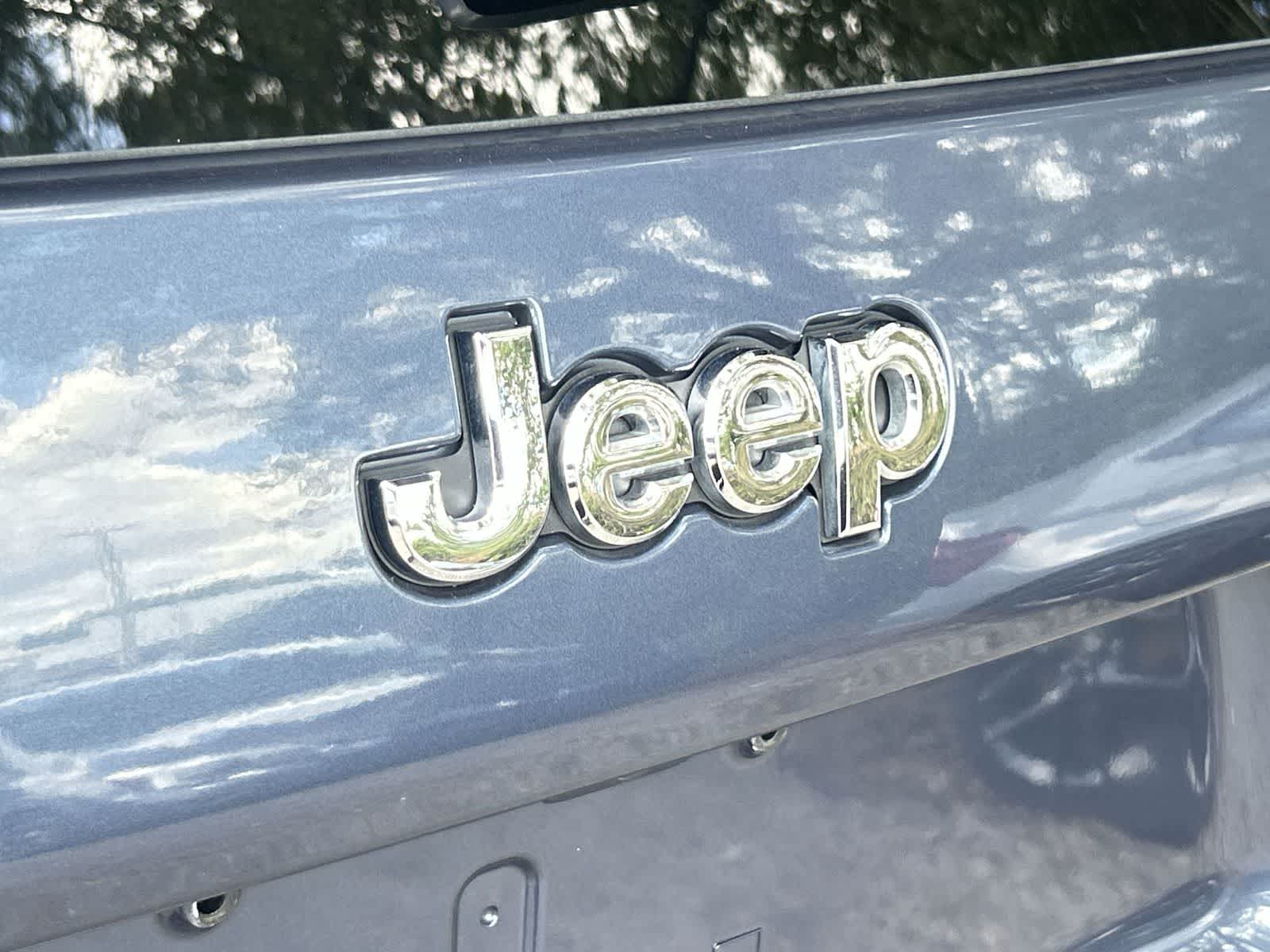 Thumbnail: 2021 Jeep Cherokee - 8