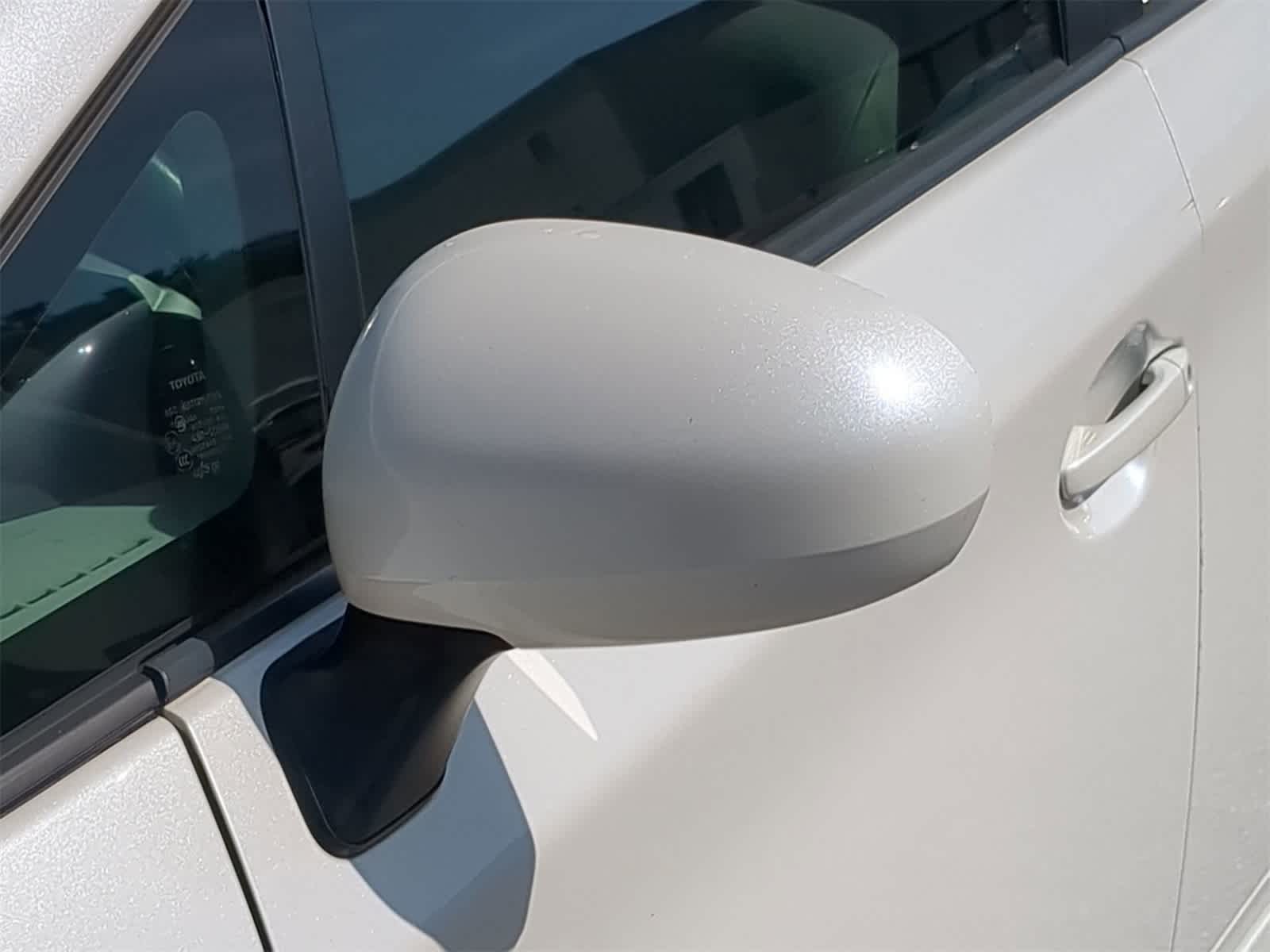 Thumbnail: 2011 Toyota Prius - 12