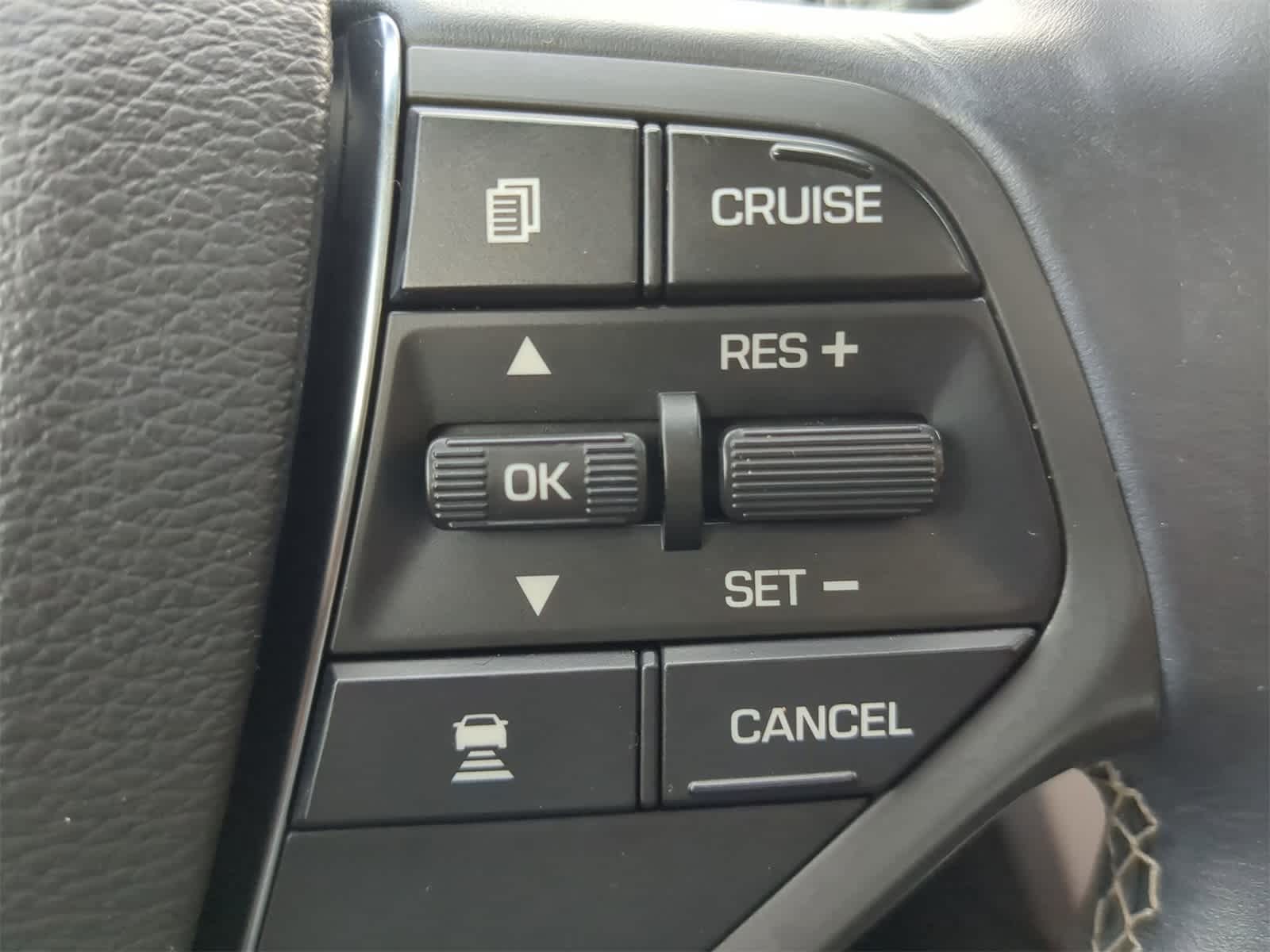 Thumbnail: 2015 Hyundai Sonata - 25