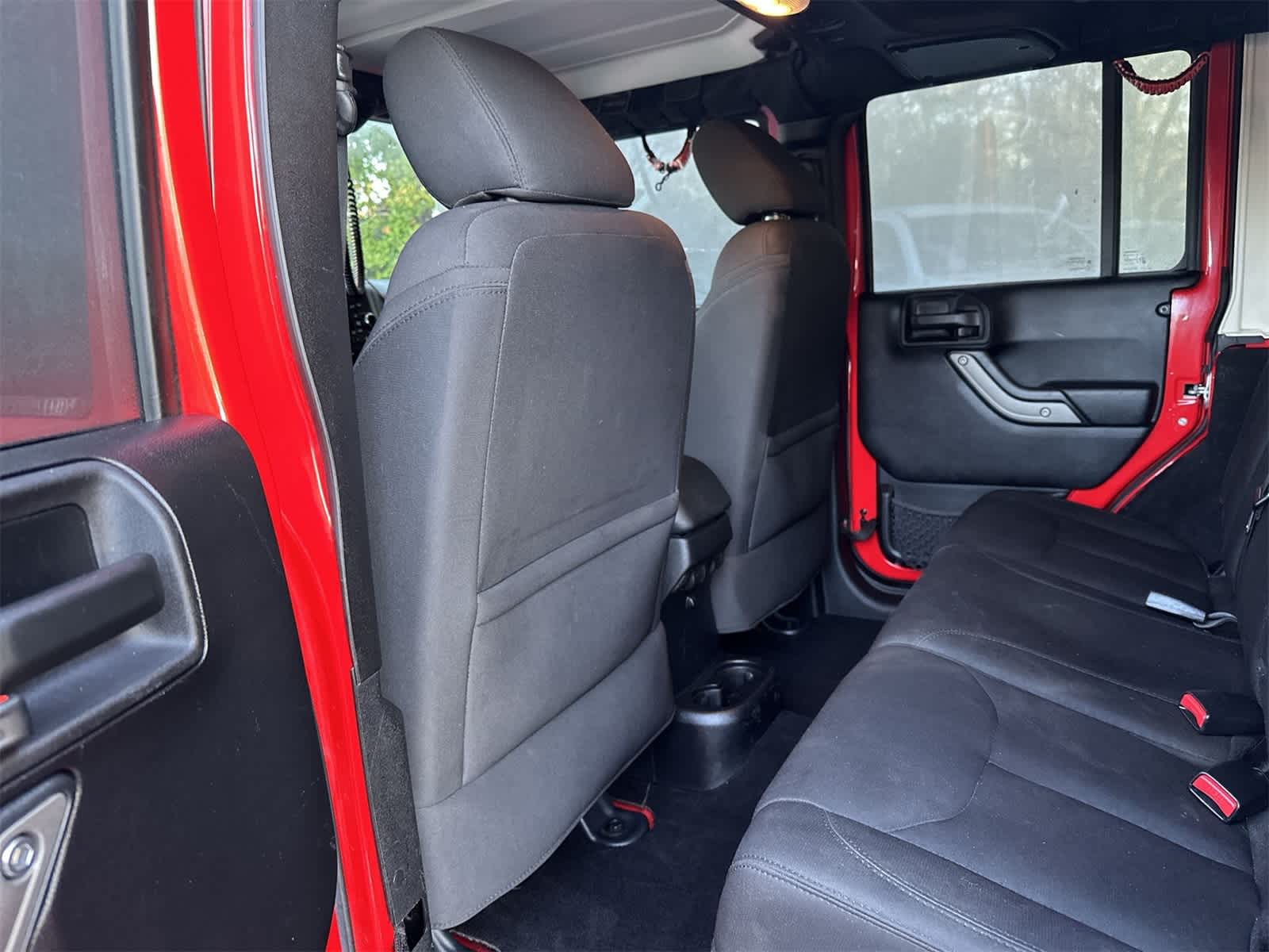 Thumbnail: 2015 Jeep Wrangler - 12