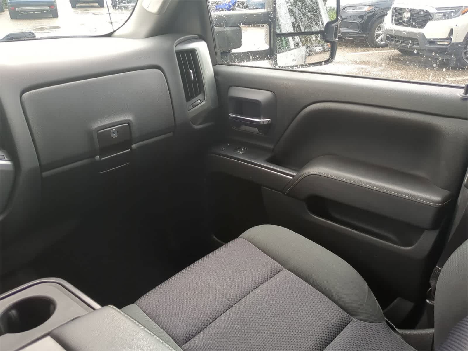 Thumbnail: 2015 Chevrolet Silverado 1500 - 16
